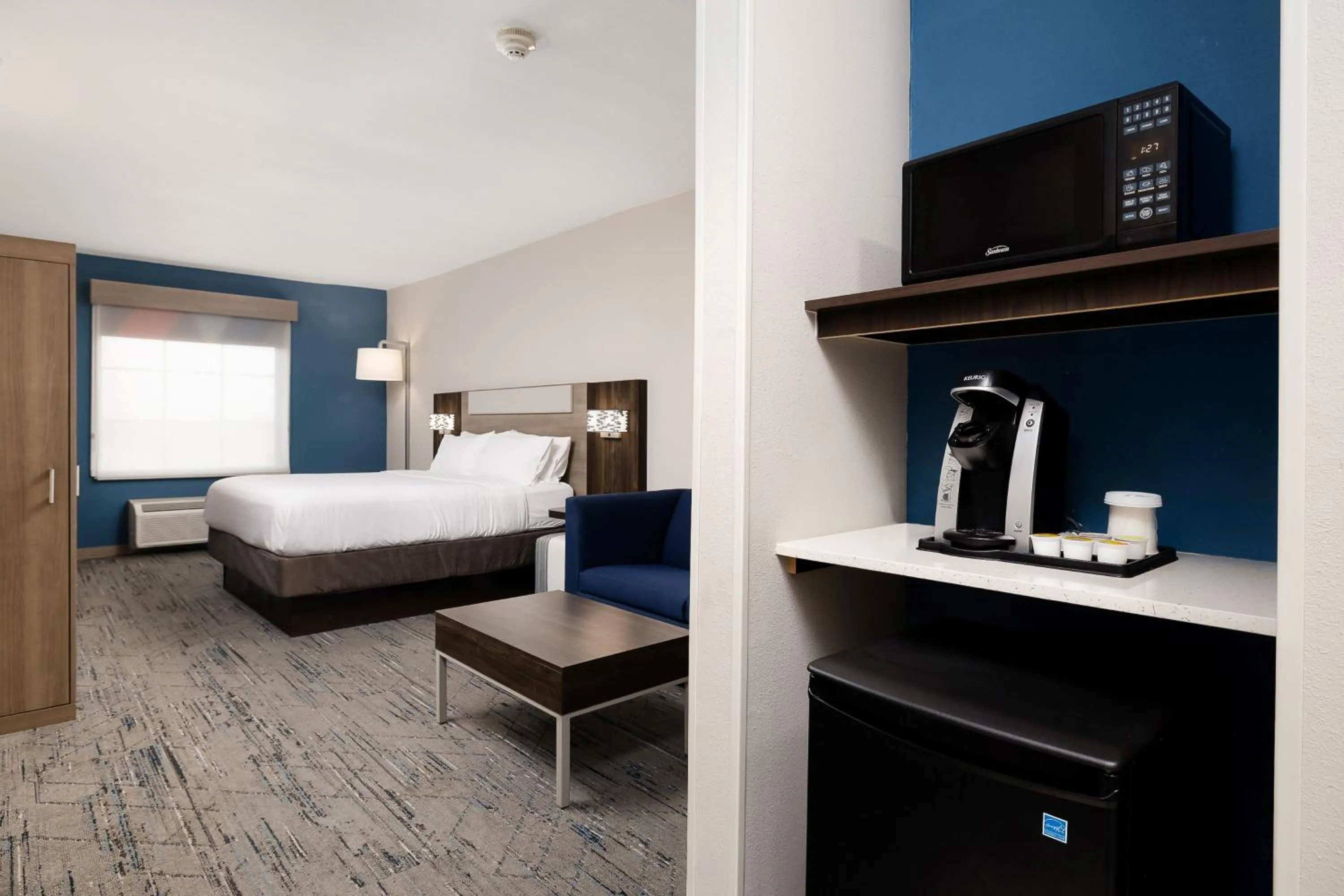 Photo of the whole room, Bed in Holiday Inn Express Hotel and Suites Kingsville by IHG