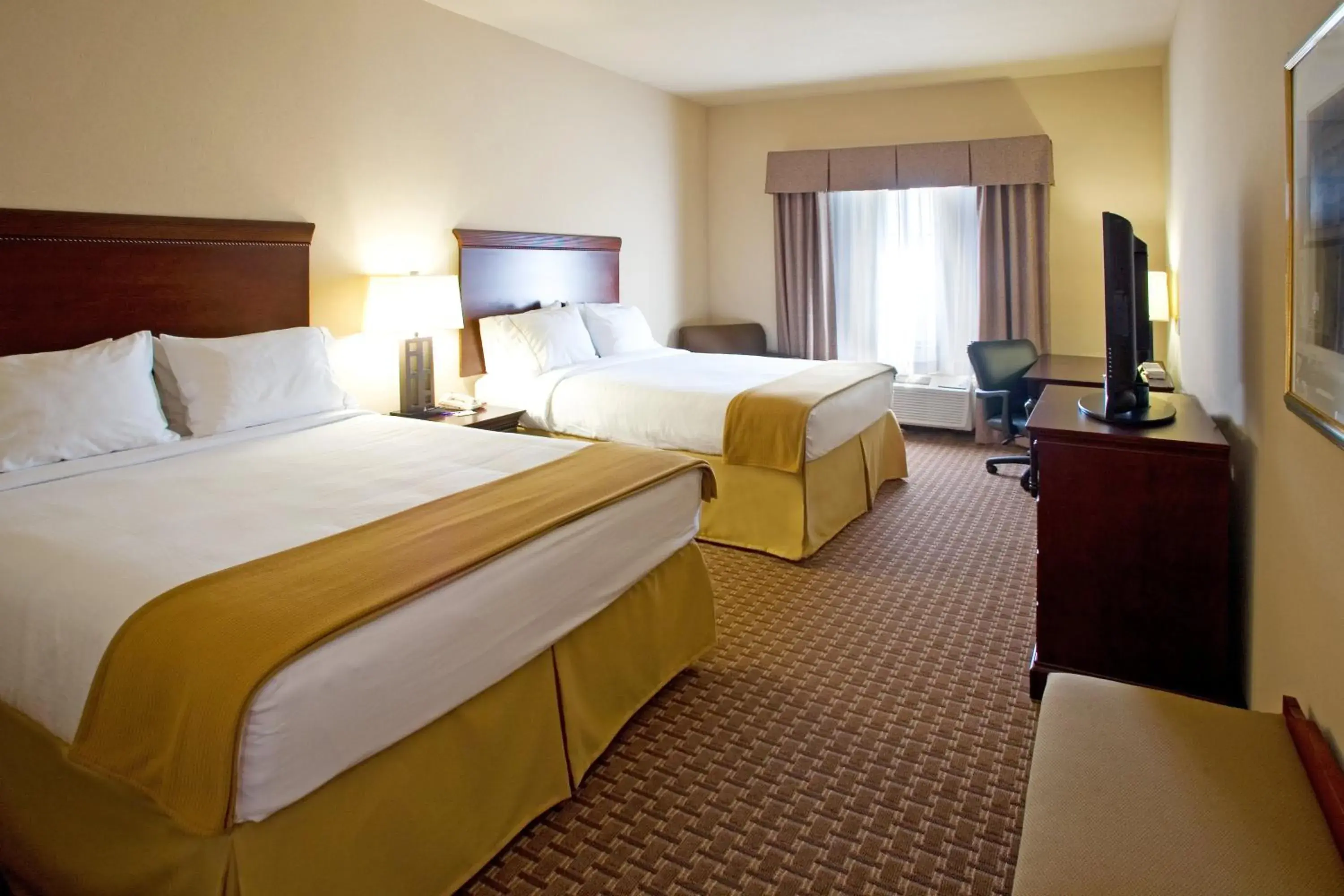 Standard Queen Room with Two Queen Beds - Communications Accessible in Holiday Inn Express Hotel and Suites Kingsville by IHG Standard Queen Room with Two Queen Beds - Communications Accessible in Holiday Inn Express Hotel and Suites Kingsville by IHG