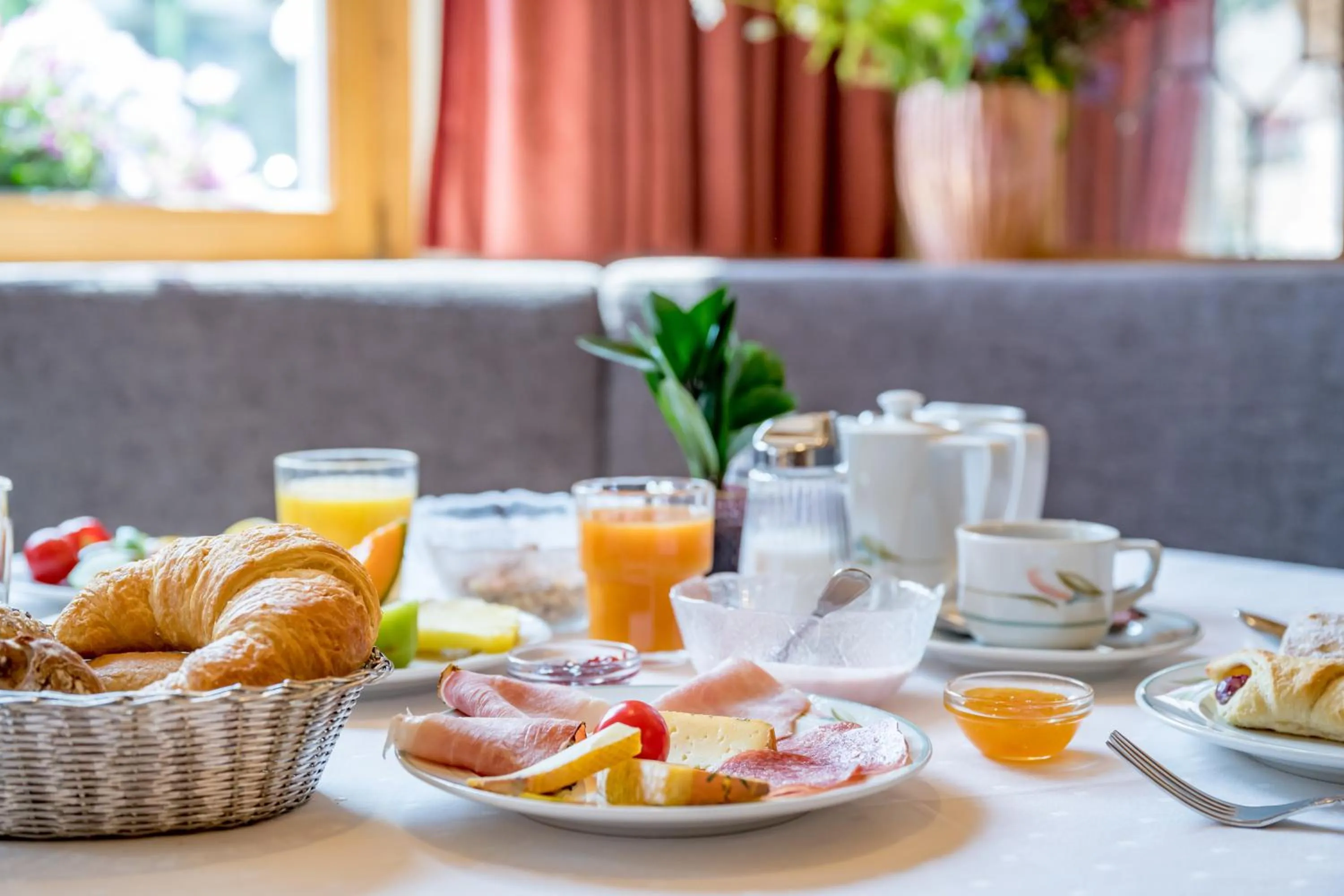 Buffet breakfast in Hotel Nevada
