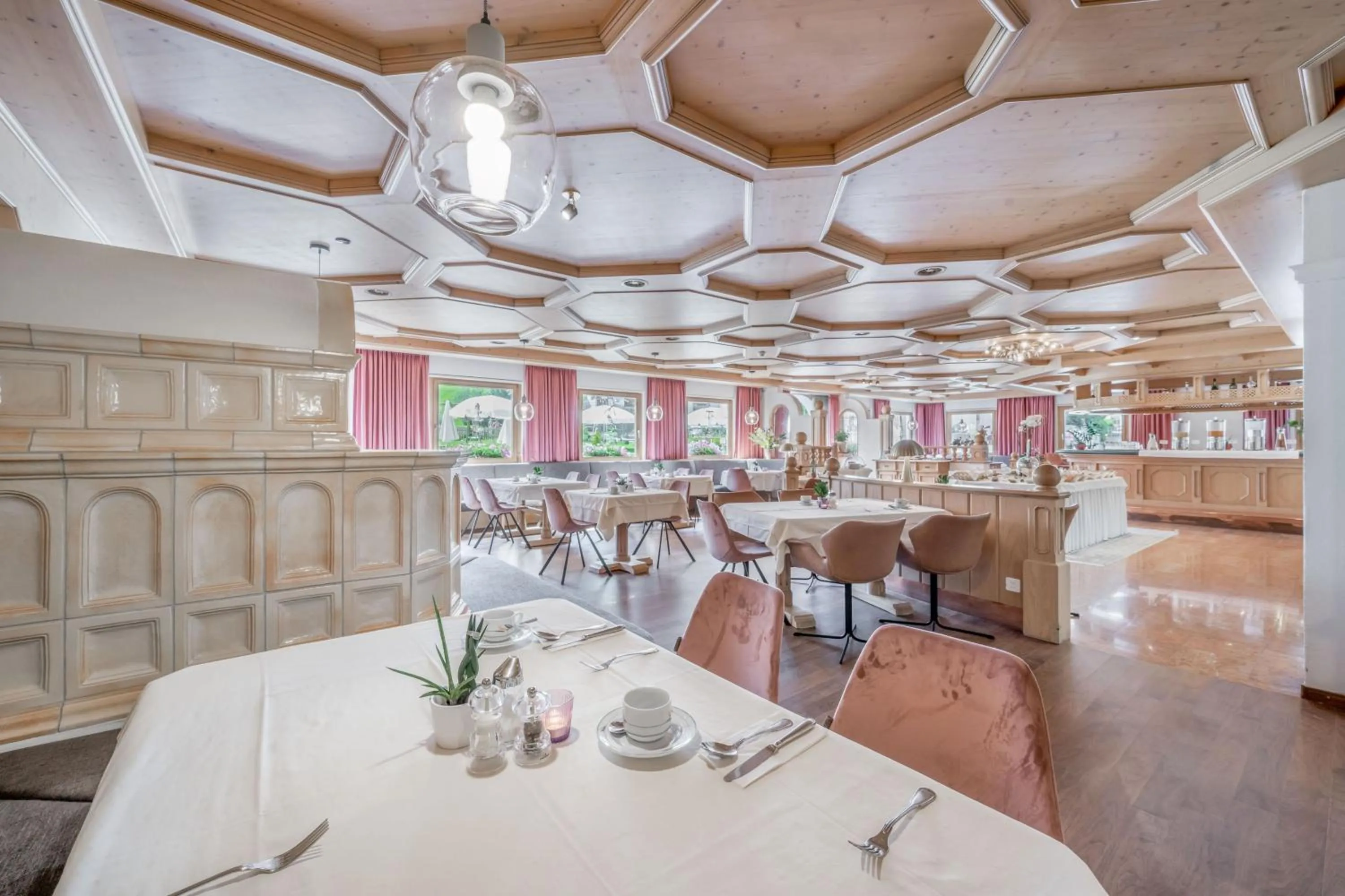 Restaurant/places to eat in Hotel Nevada