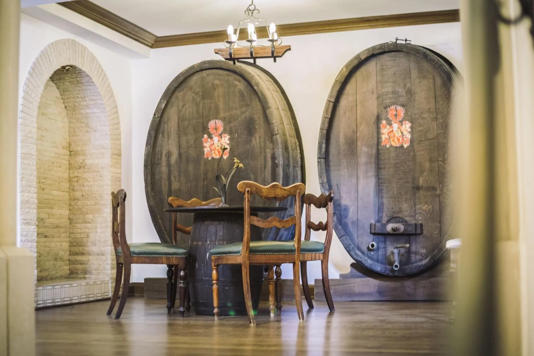 Communal lounge/ TV room in Burghotel Haselünne