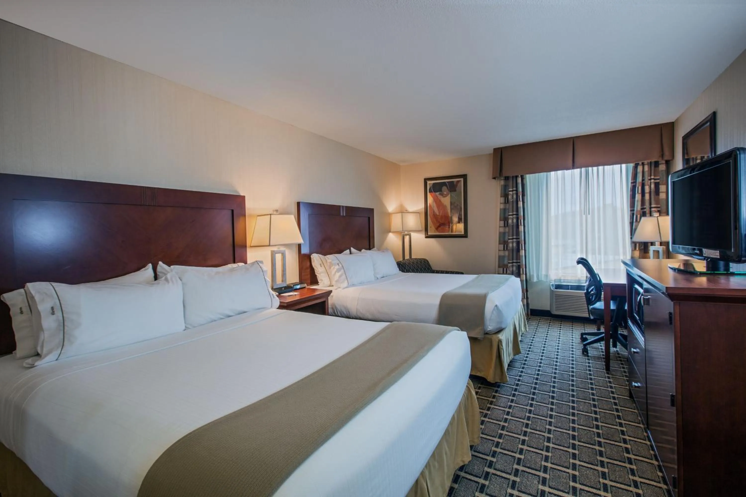 Photo of the whole room, Bed in Holiday Inn Express Meadville (I-79 Exit 147a) by IHG
