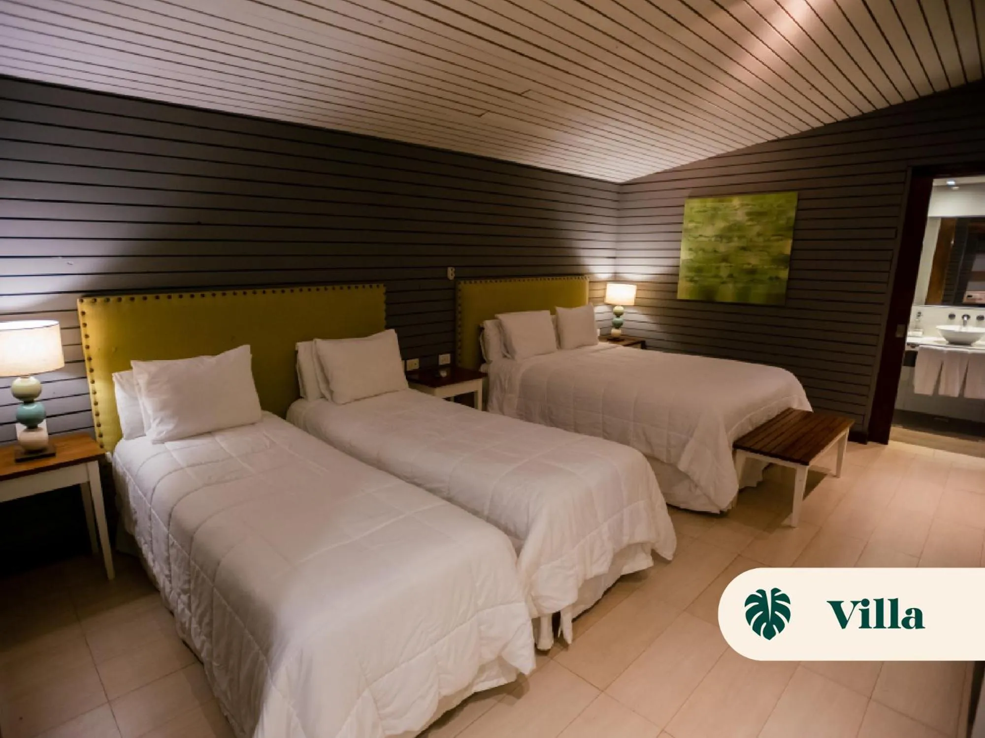 Bed in La Reserva Virgin Lodge