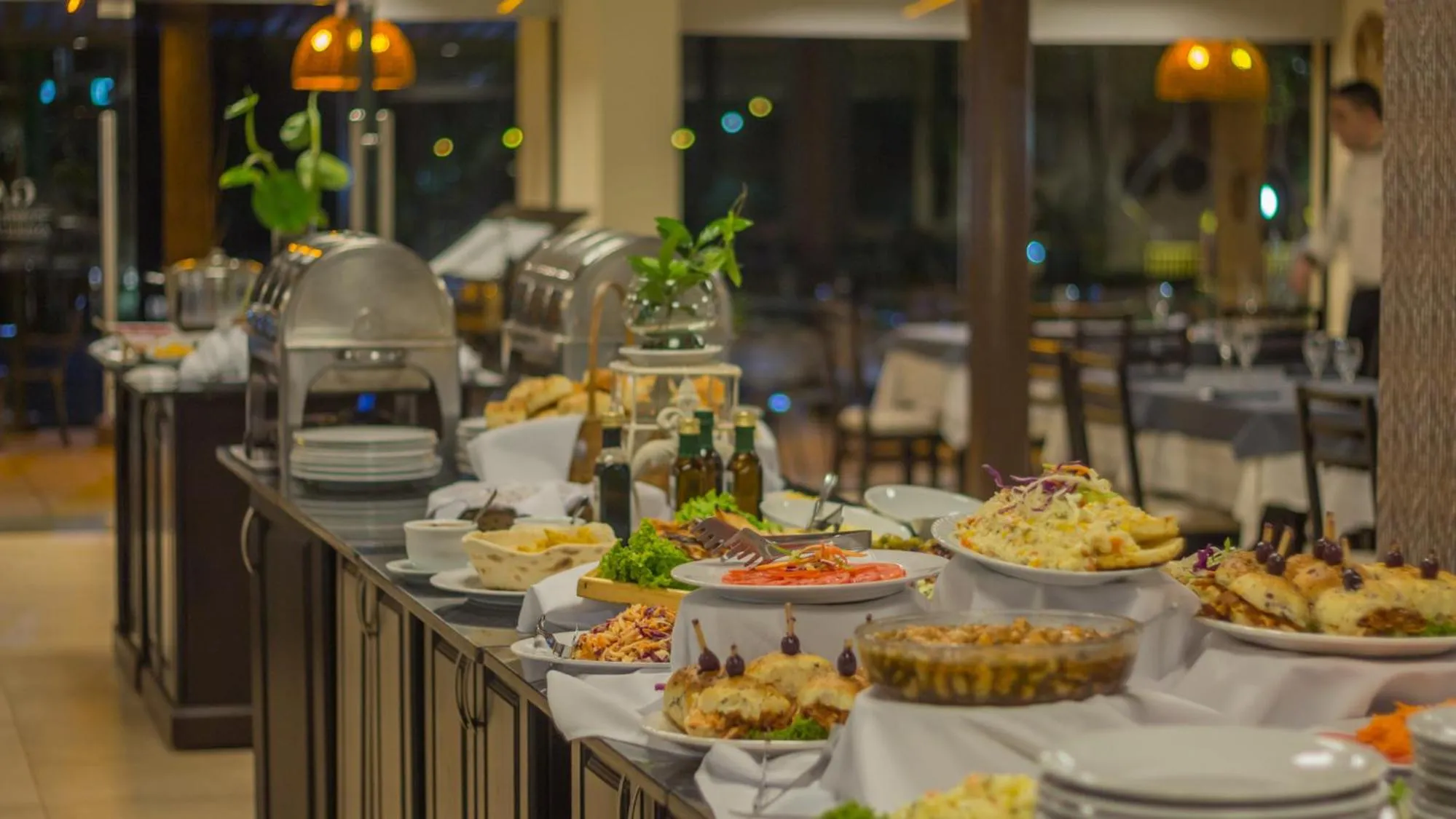 Restaurant/places to eat in Complejo Americano