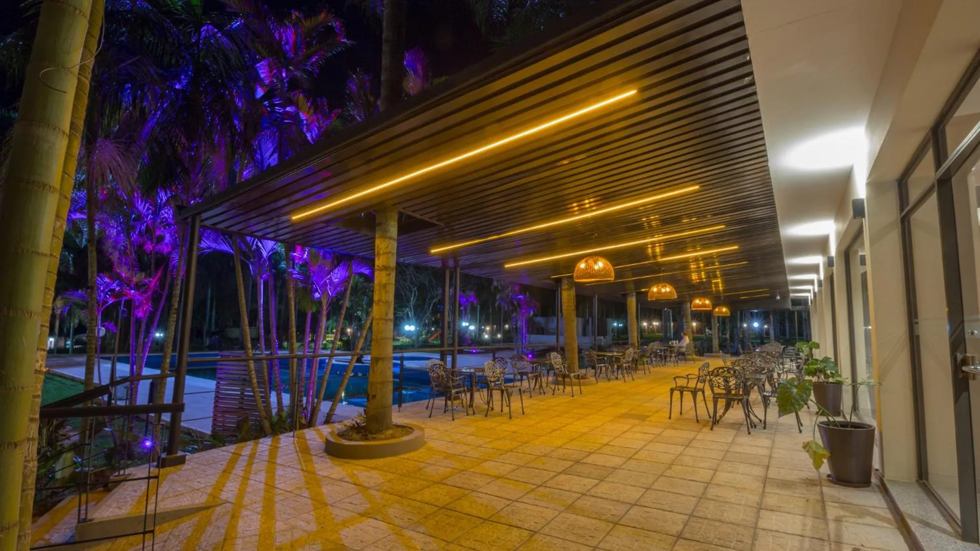 Restaurant/places to eat in Complejo Americano