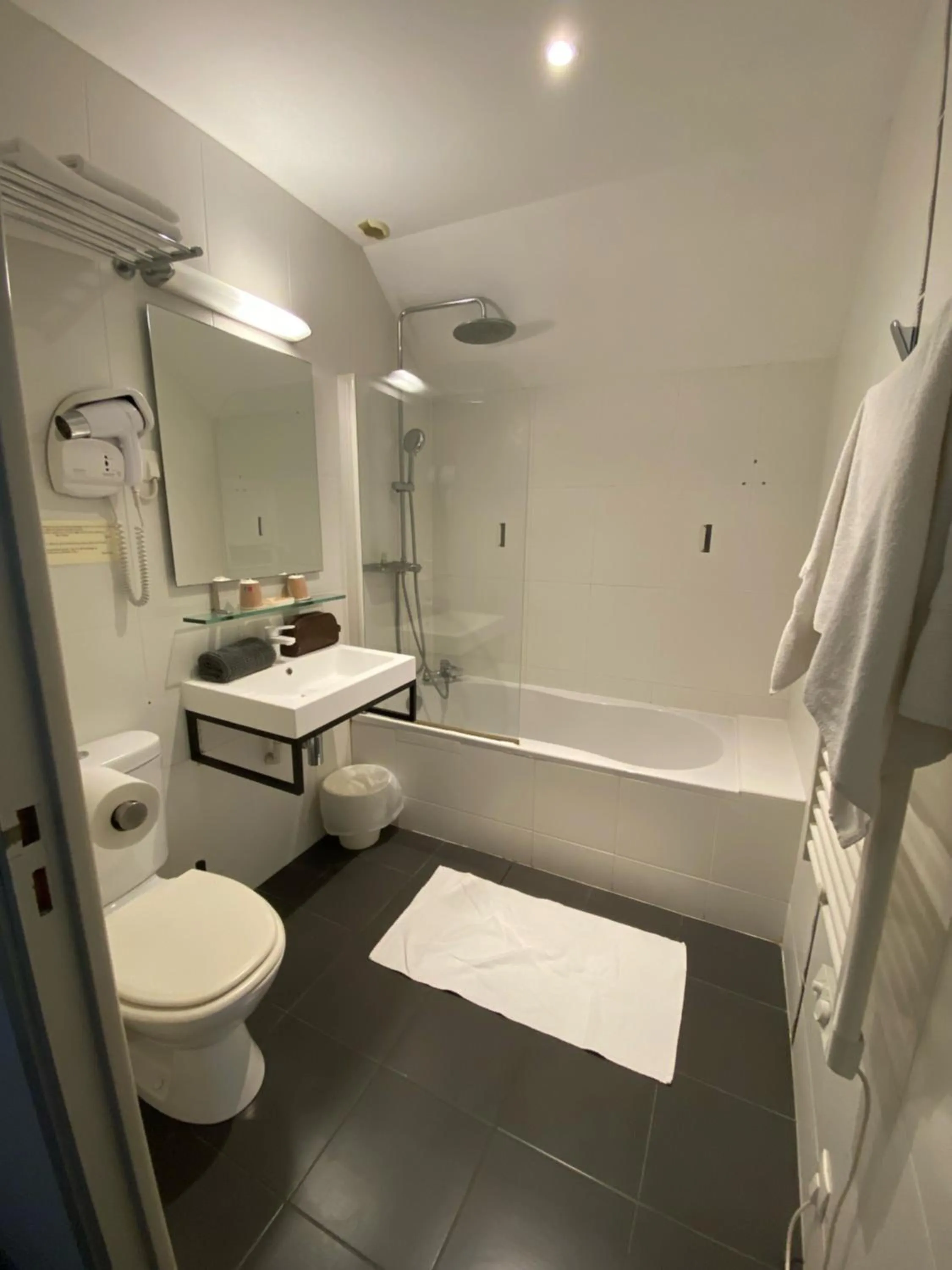 Toilet in La glycine hotel, spa et bien-être