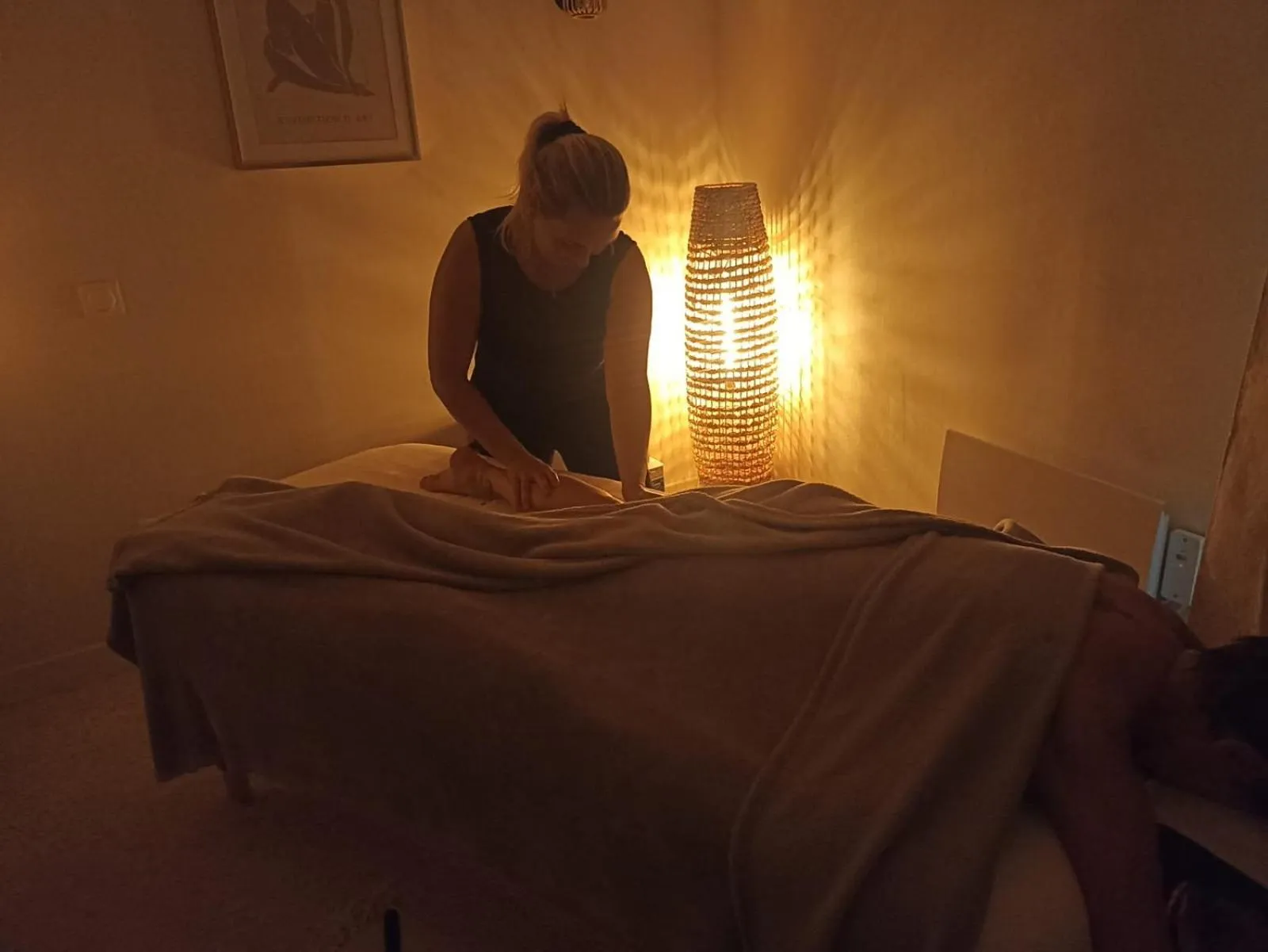 Massage, Bed in La glycine hotel, spa et bien-être