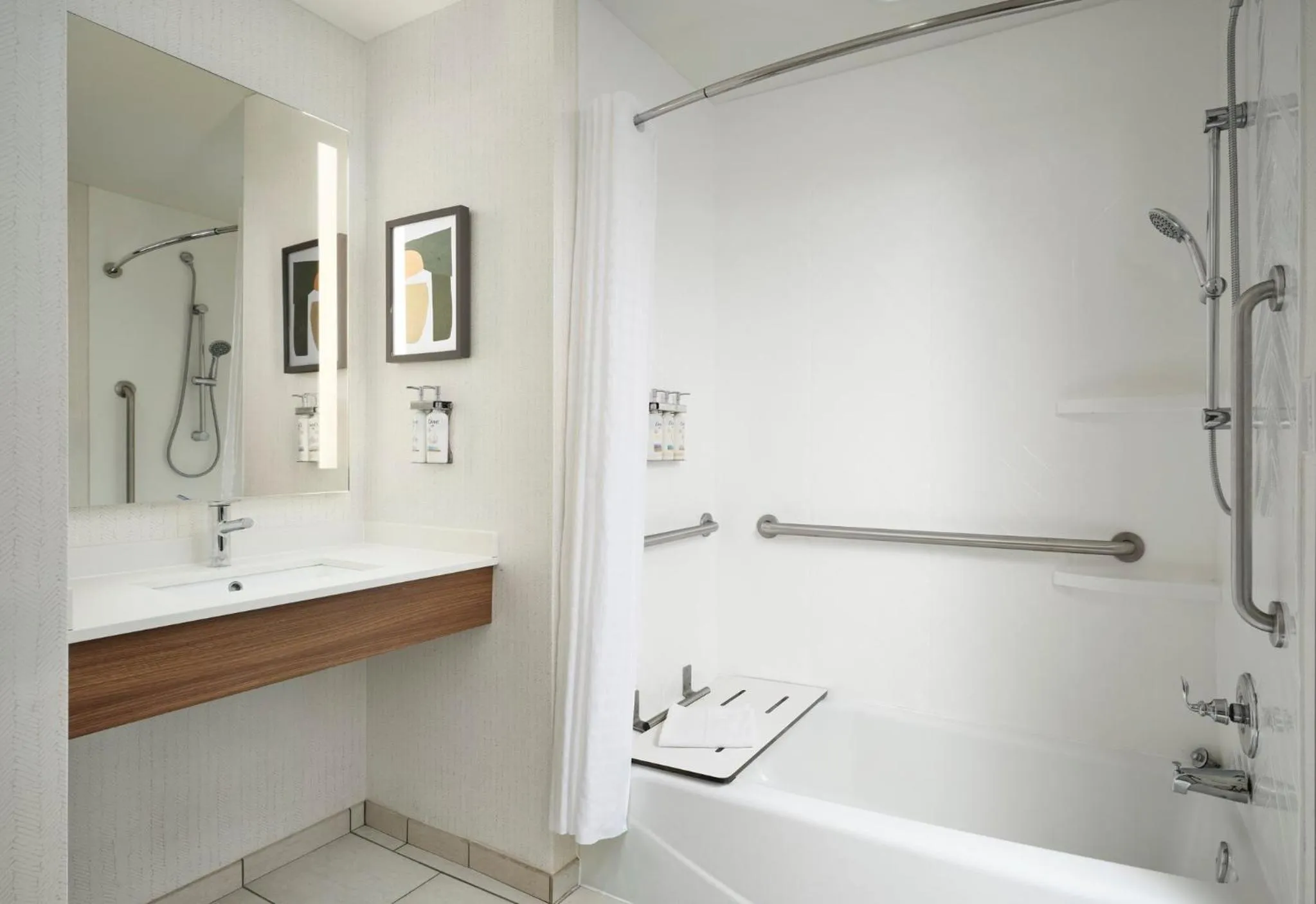 Bathroom in Holiday Inn Meridian East I 59 / I 20