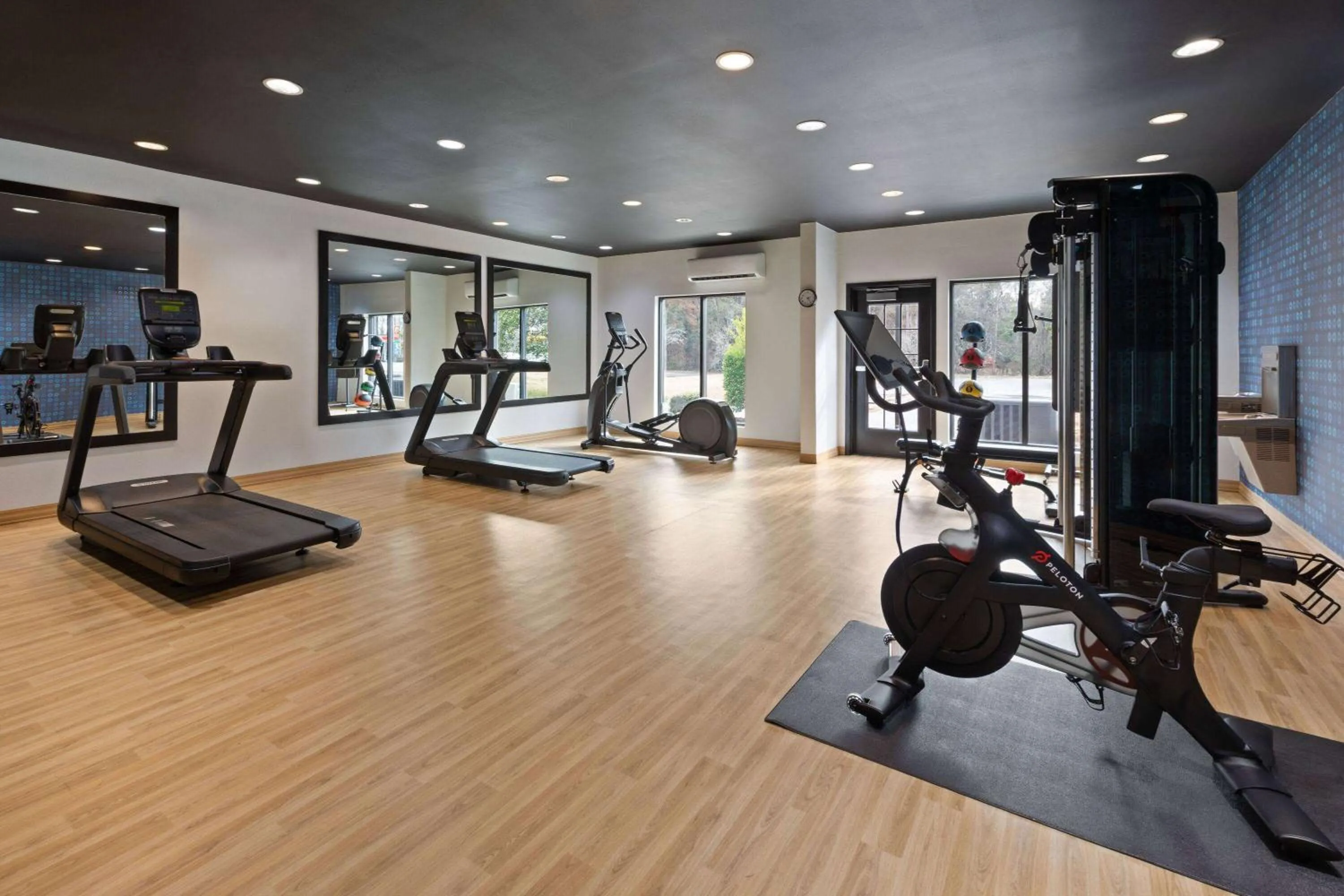 Fitness centre/facilities in La Quinta Inn & Suites by Wyndham Meridian
