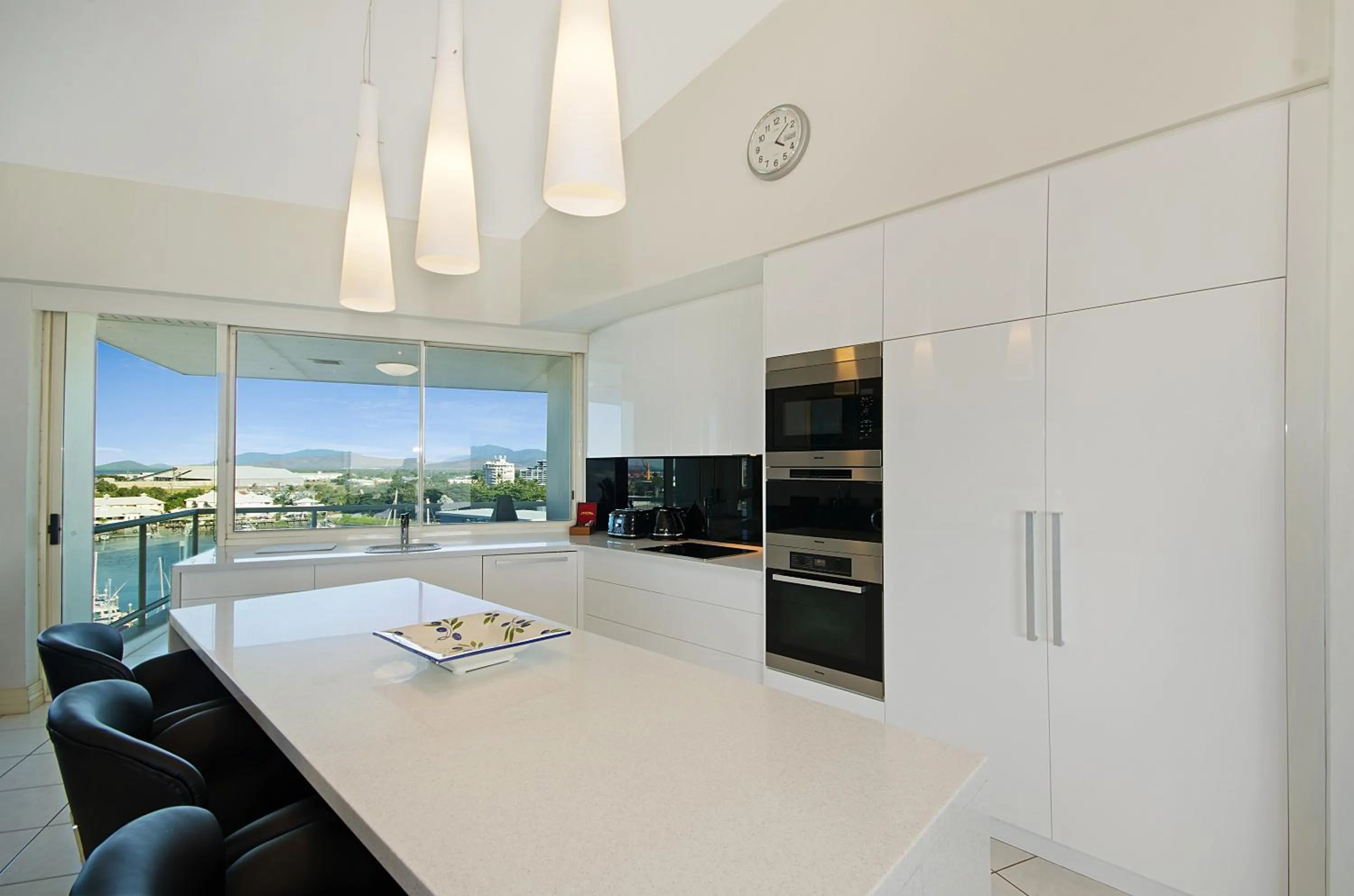 Day in Mariners North Holiday Apartments