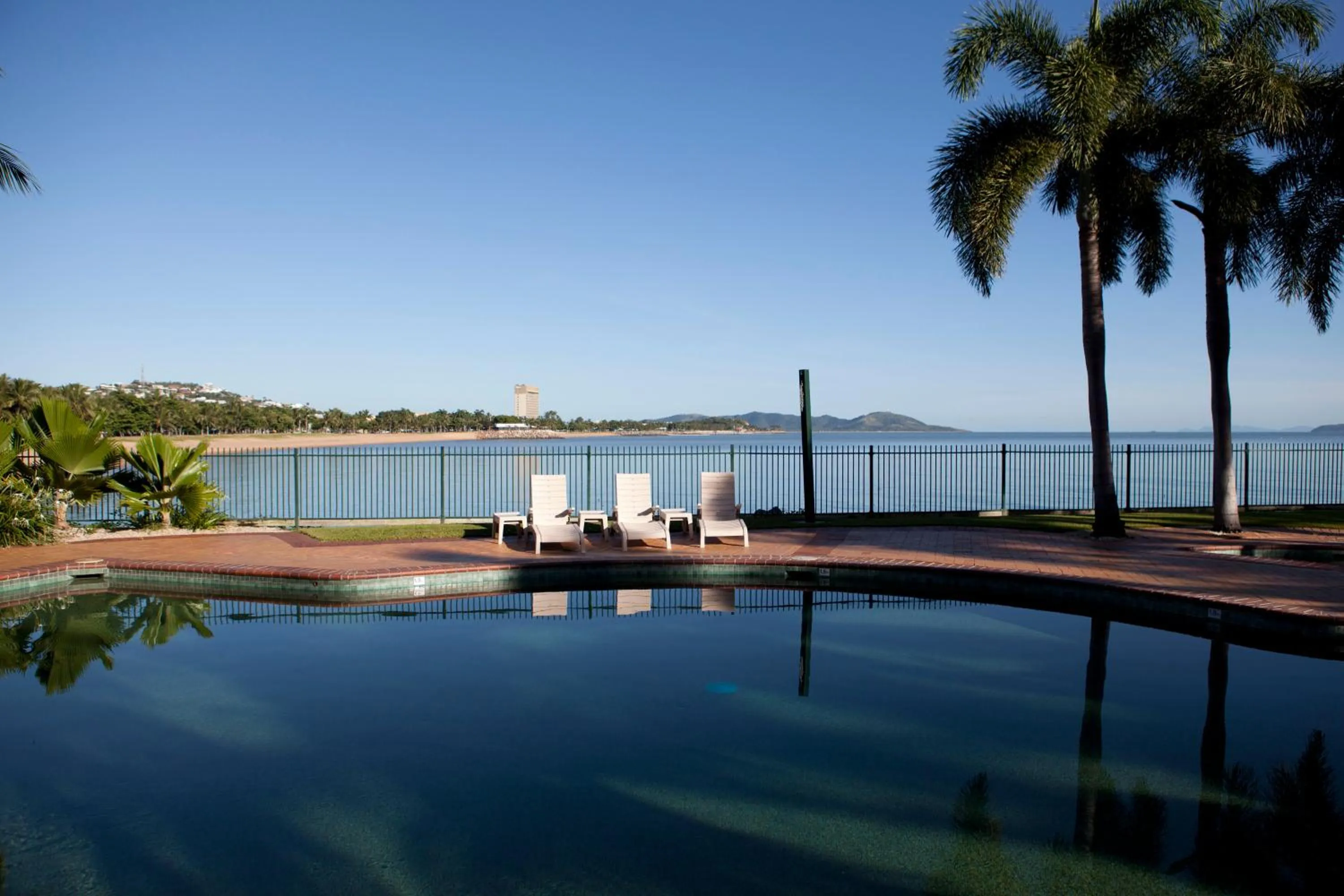 Day in Mariners North Holiday Apartments