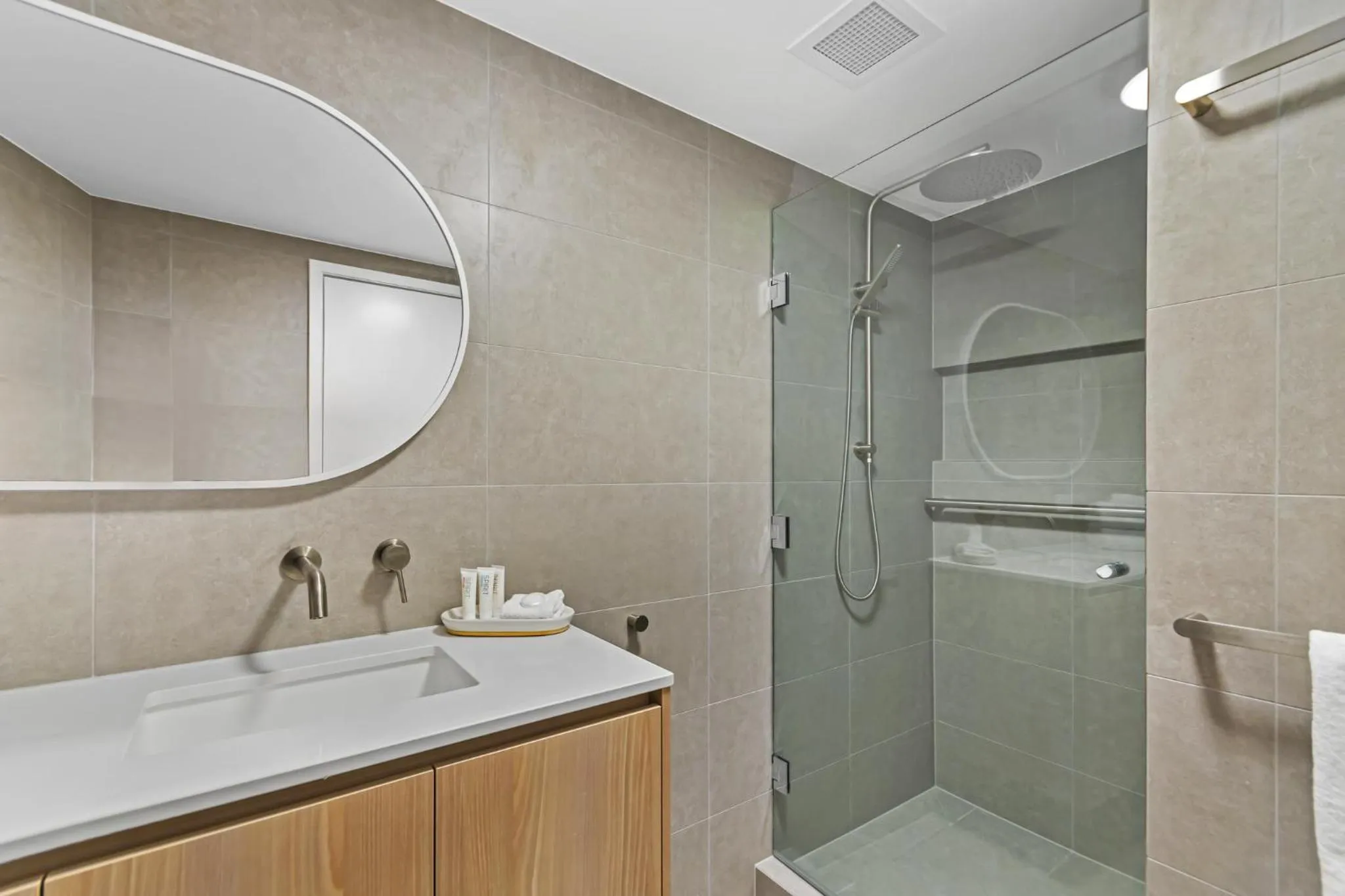 Bathroom in Mariners North Holiday Apartments