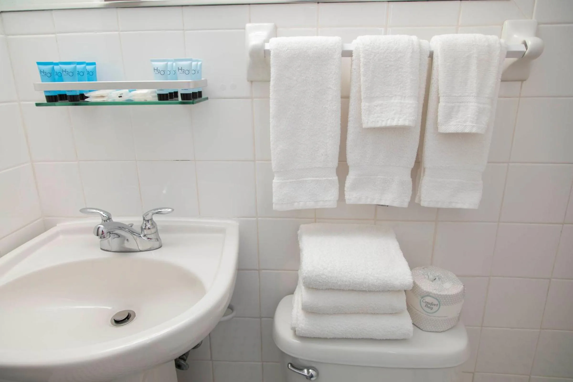 Bathroom in Beach Place Hotel