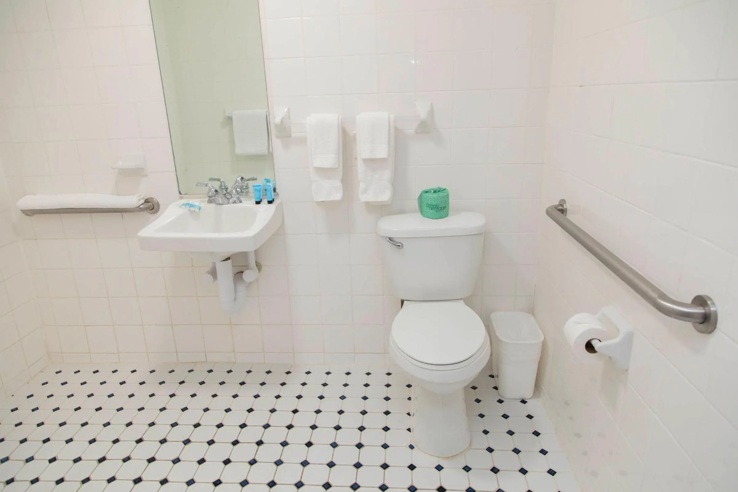 Bathroom in Beach Place Hotel