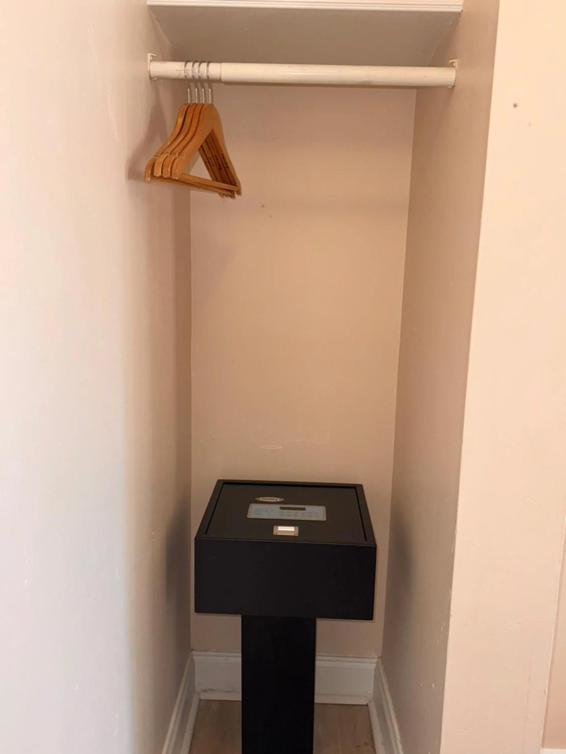 safe in Beach Place Hotel