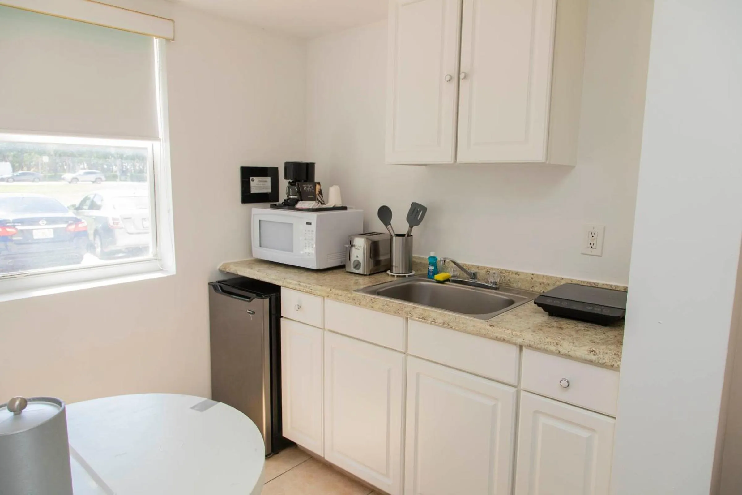 Kitchen or kitchenette in Beach Place Hotel