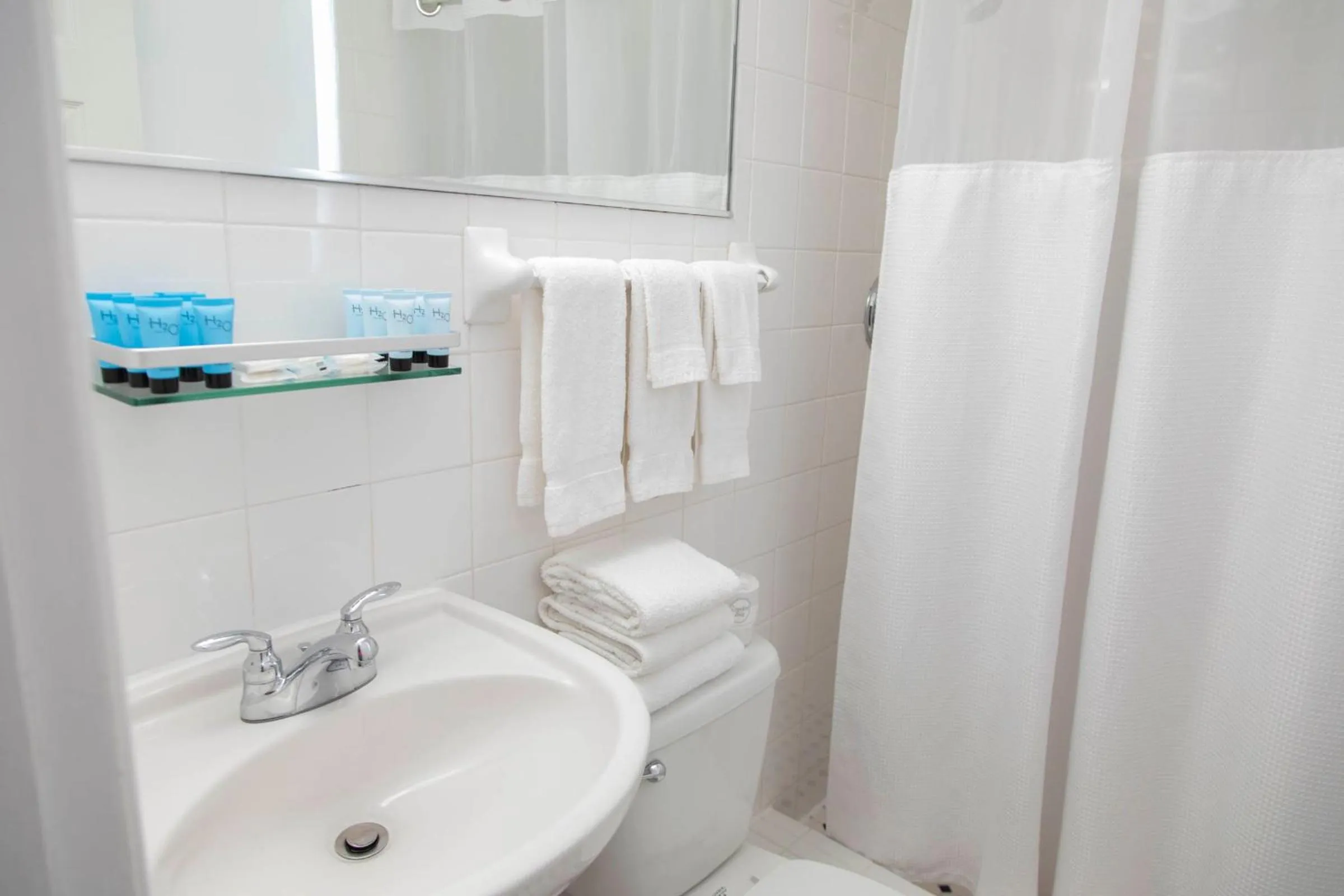 Bathroom in Beach Place Hotel