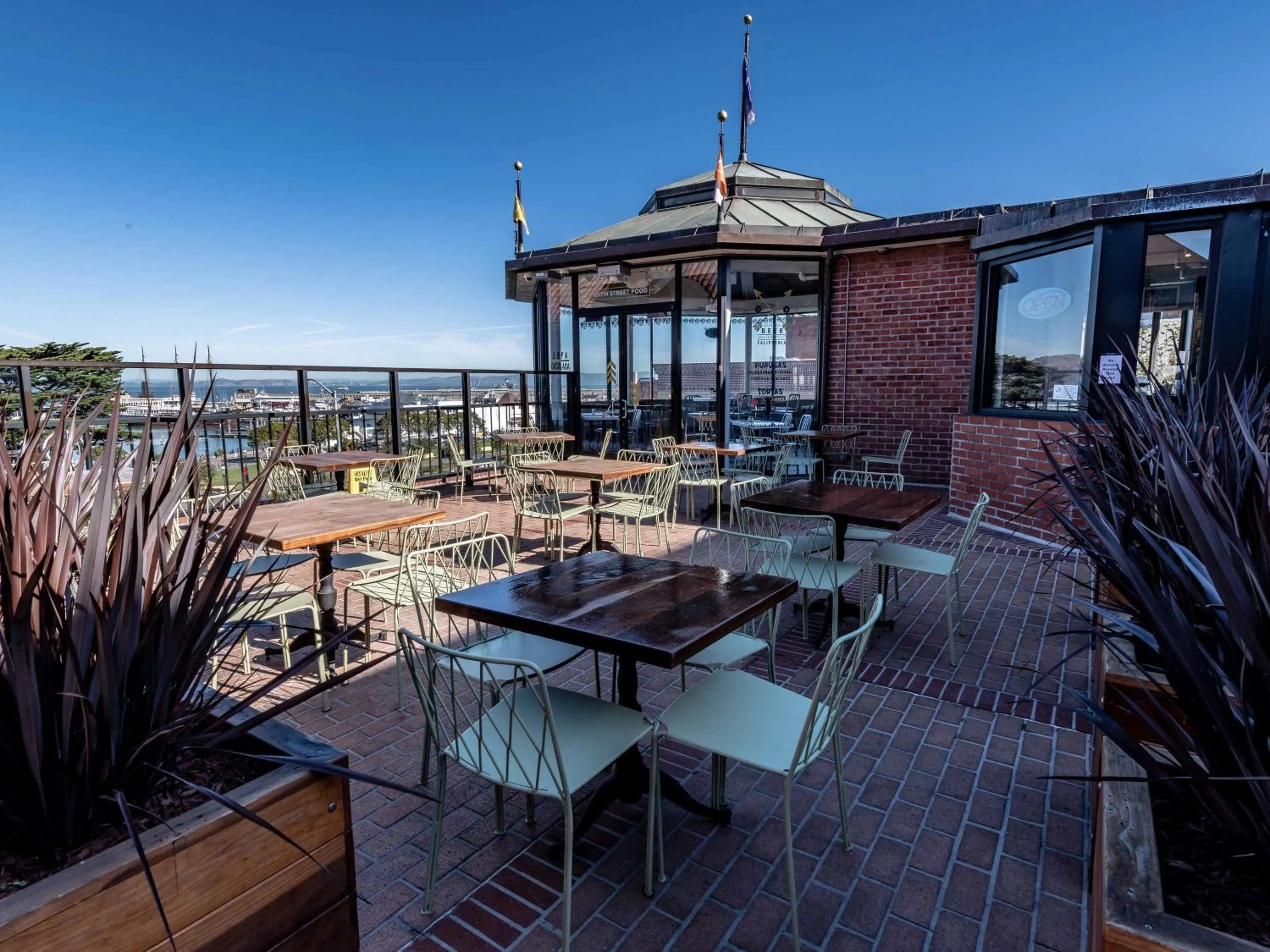 Restaurant/places to eat in The Fairmont Heritage Place Ghirardelli Square