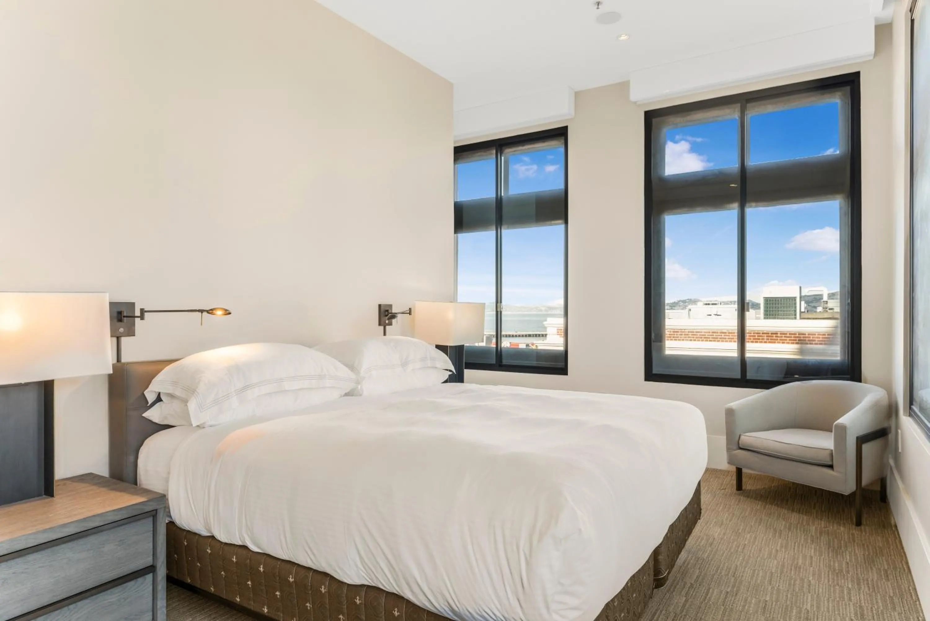 Bed in The Fairmont Heritage Place Ghirardelli Square