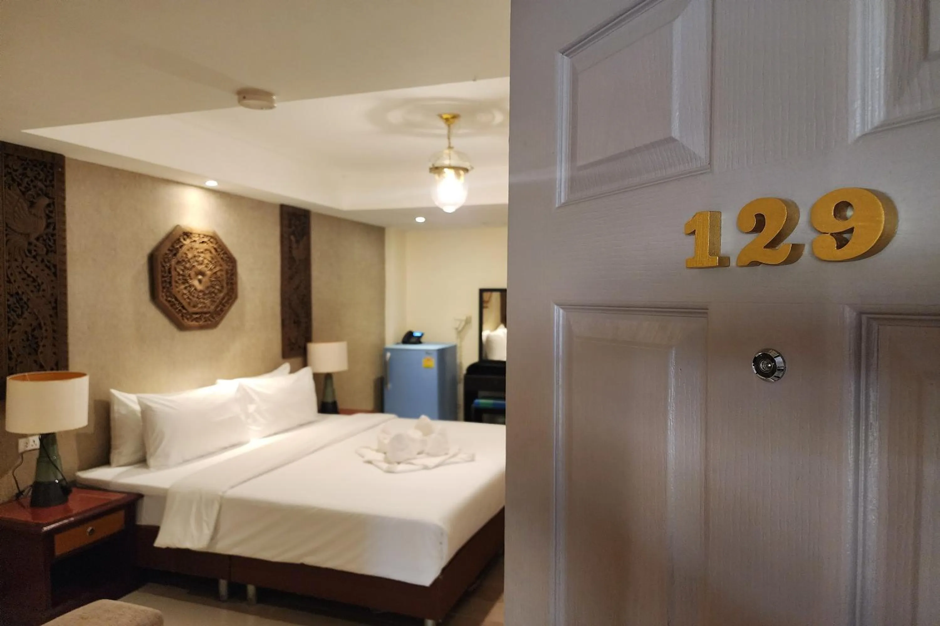 Bedroom, Bed in Kim Hotel At Bangplong