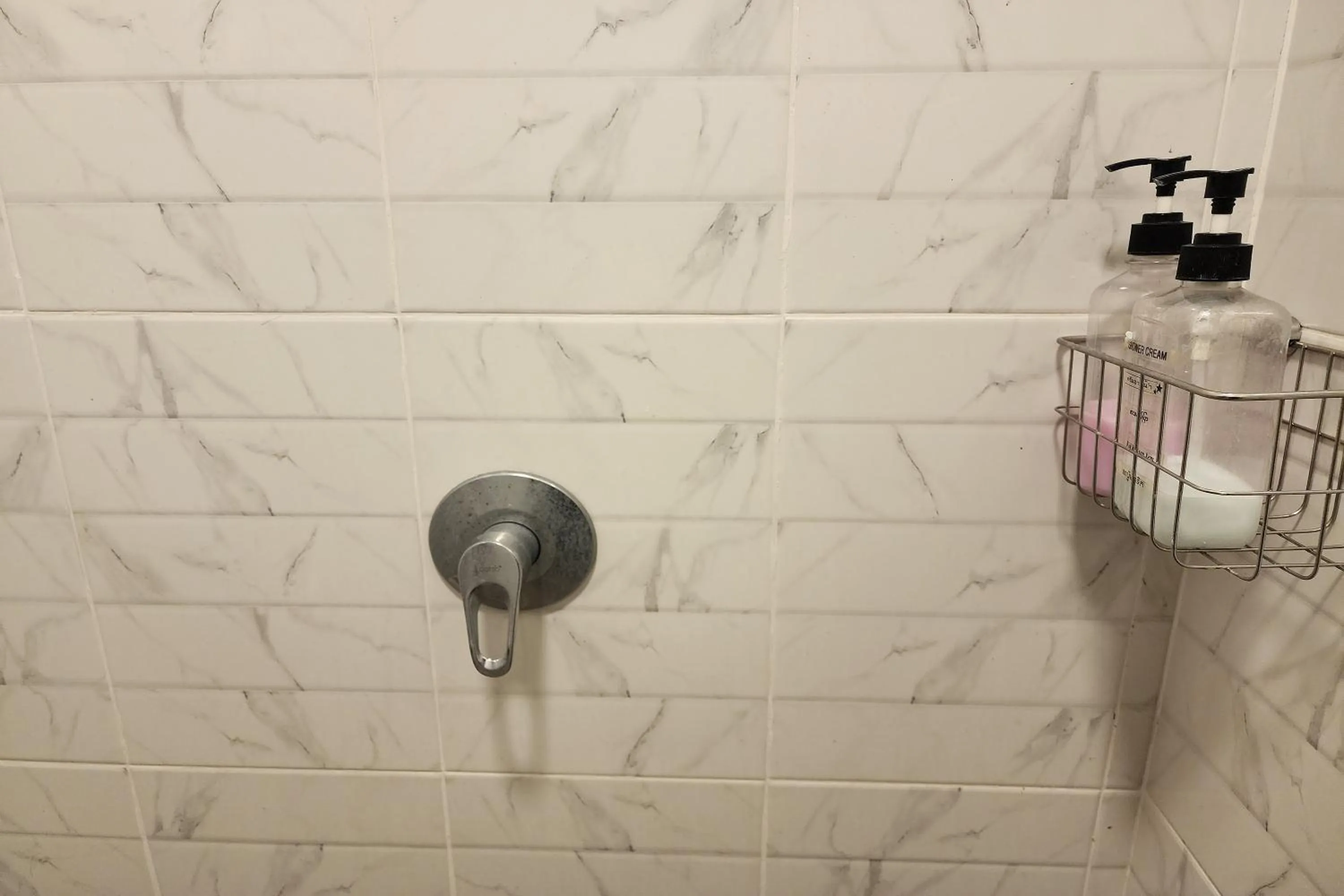 Bathroom in Kim Hotel At Bangplong