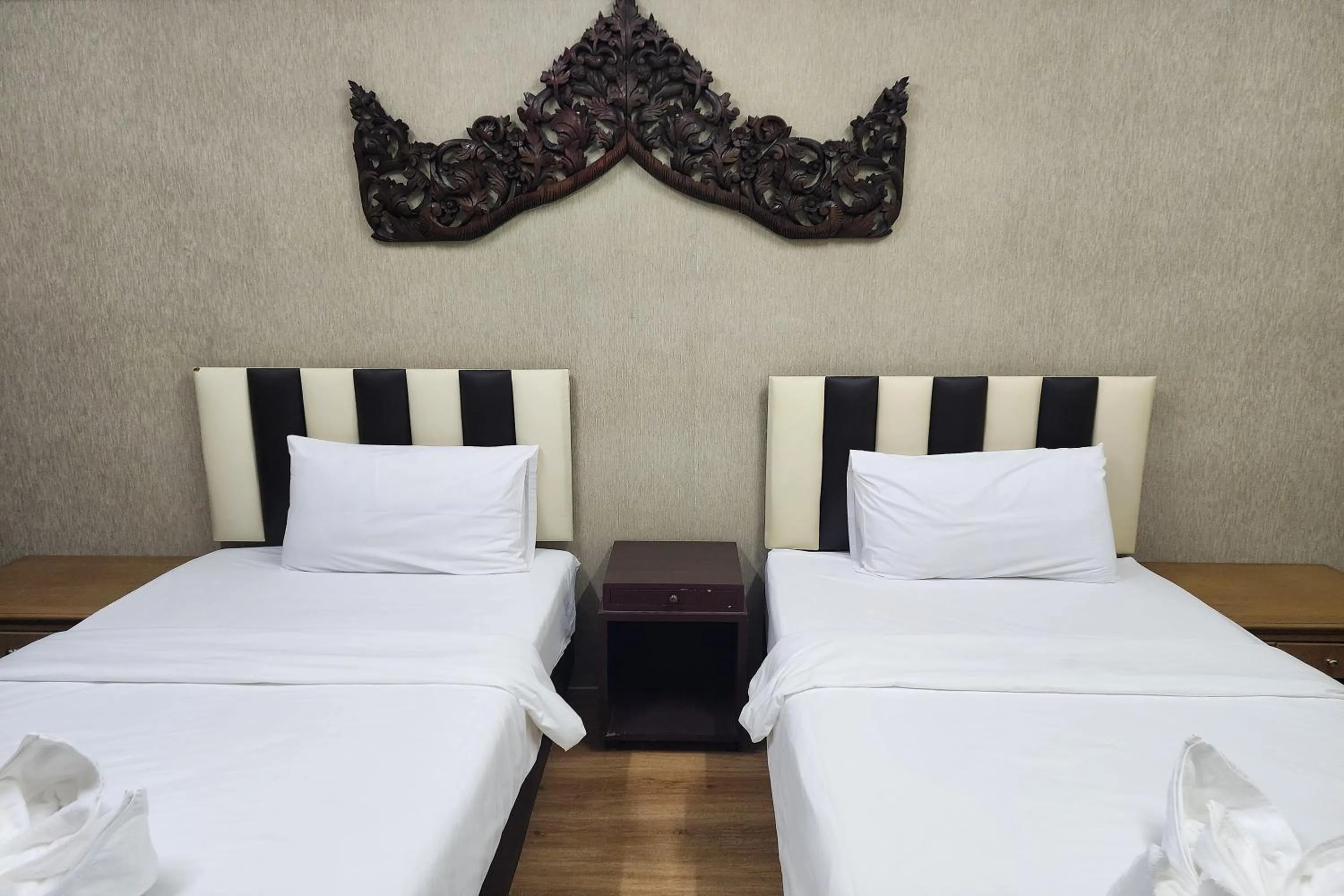 Bedroom, Bed in Kim Hotel At Bangplong