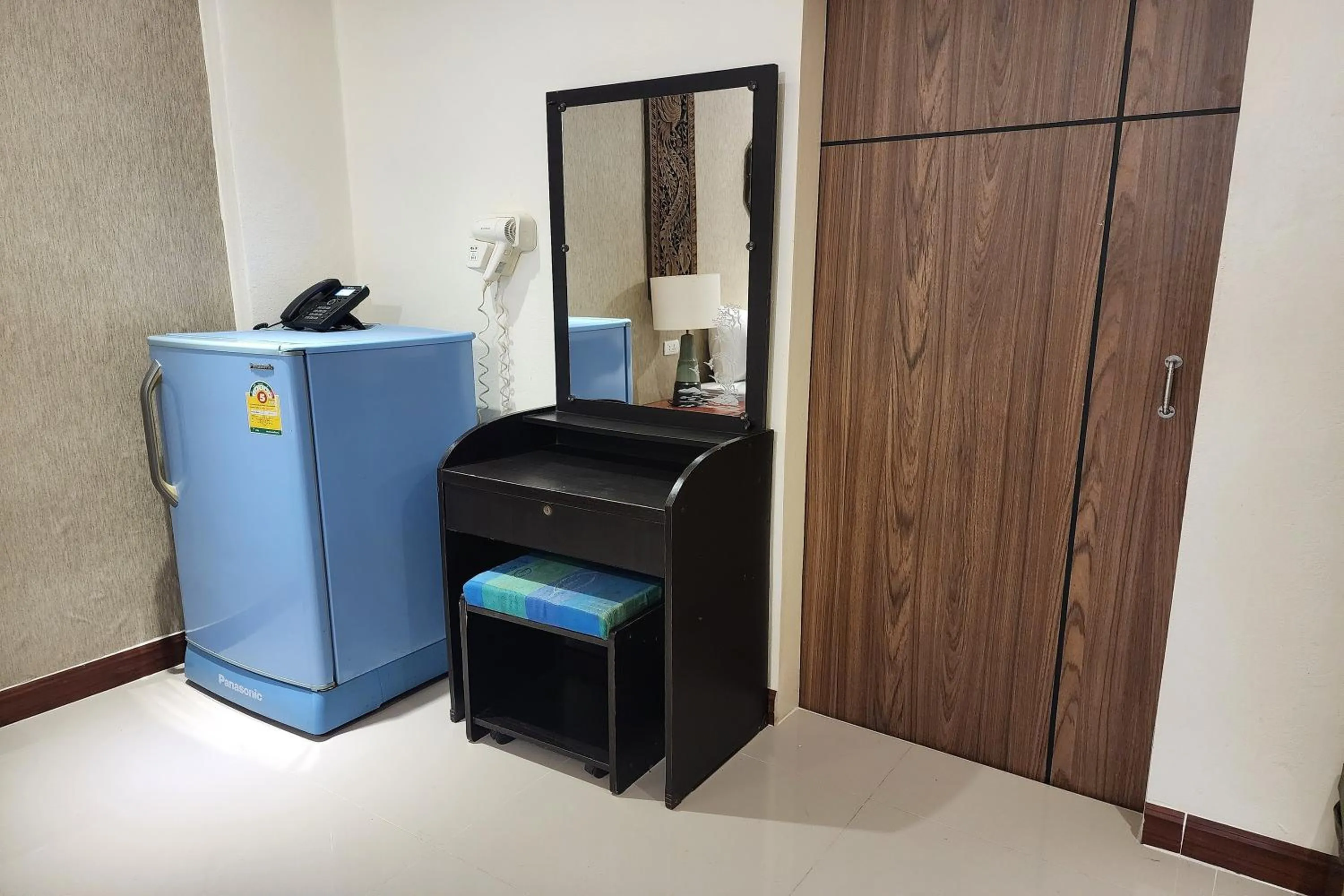 Bedroom in Kim Hotel At Bangplong