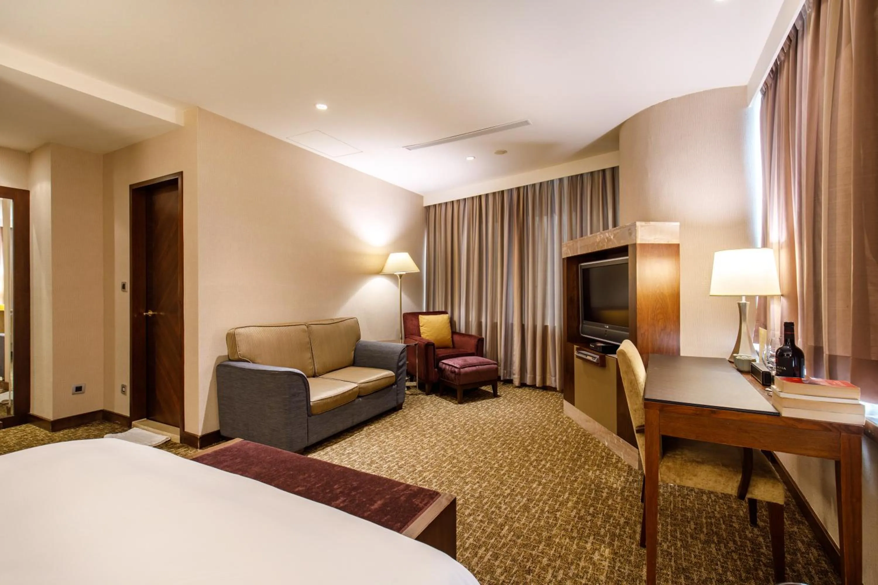 TV and multimedia, Bed in Hotel HD Palace