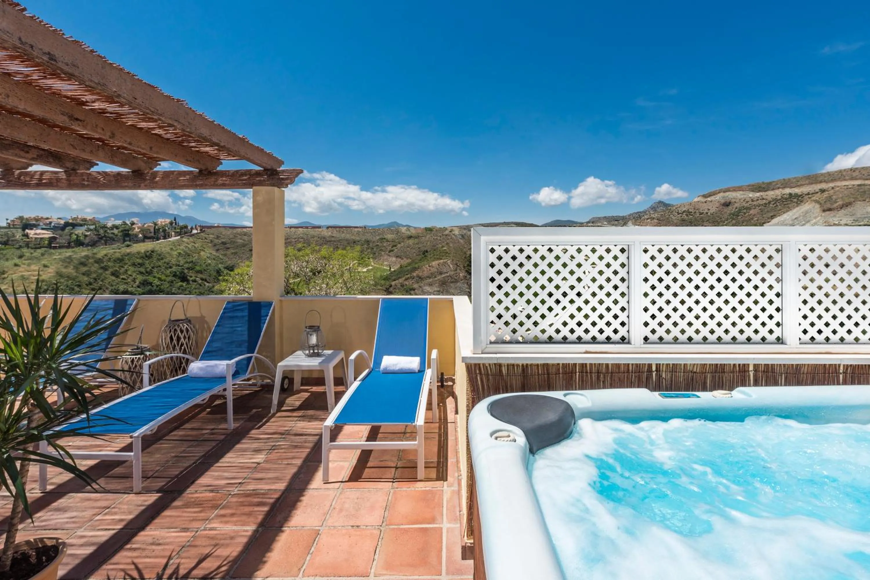 Hot Tub in Colina del Paraiso