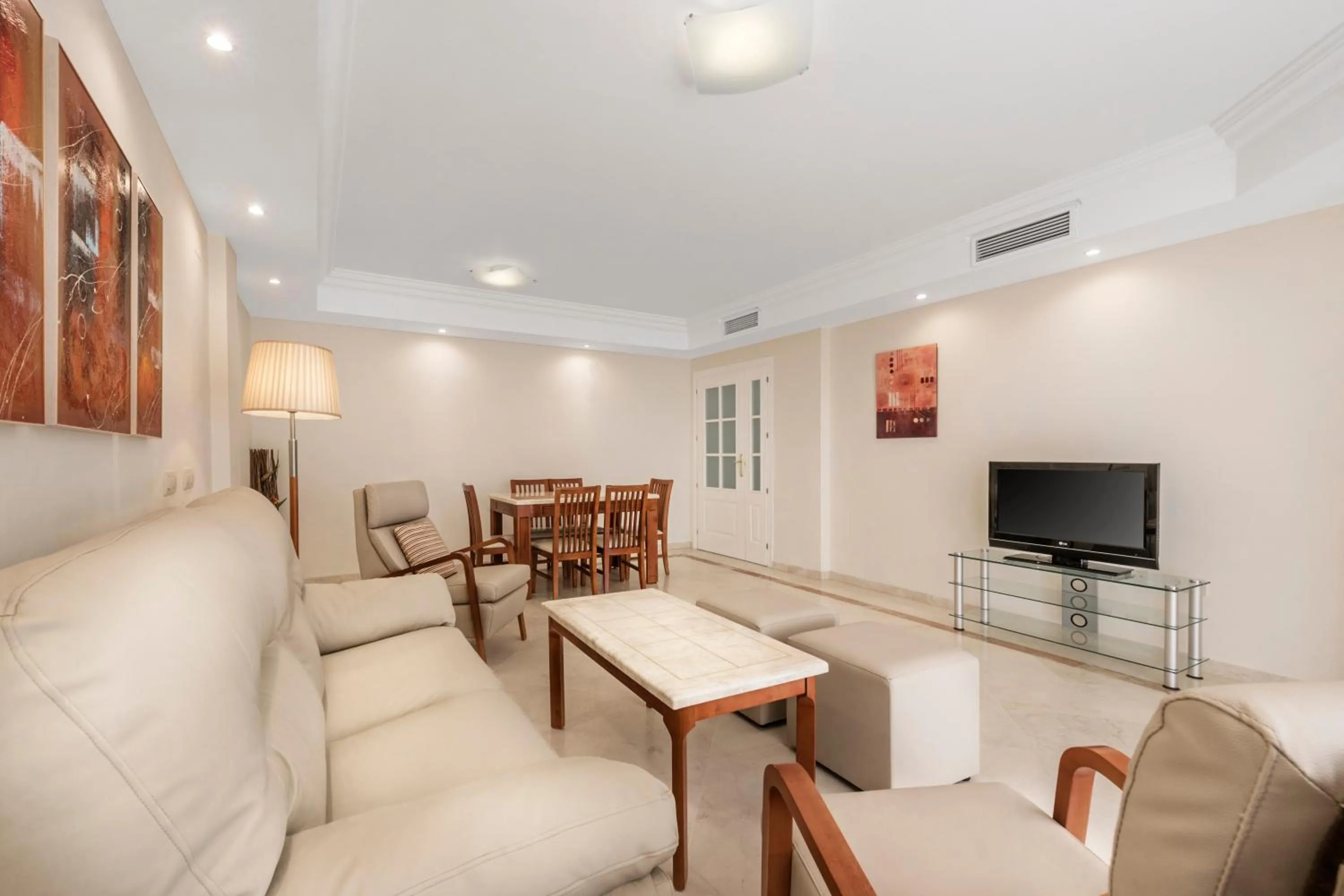 TV and multimedia in Colina del Paraiso