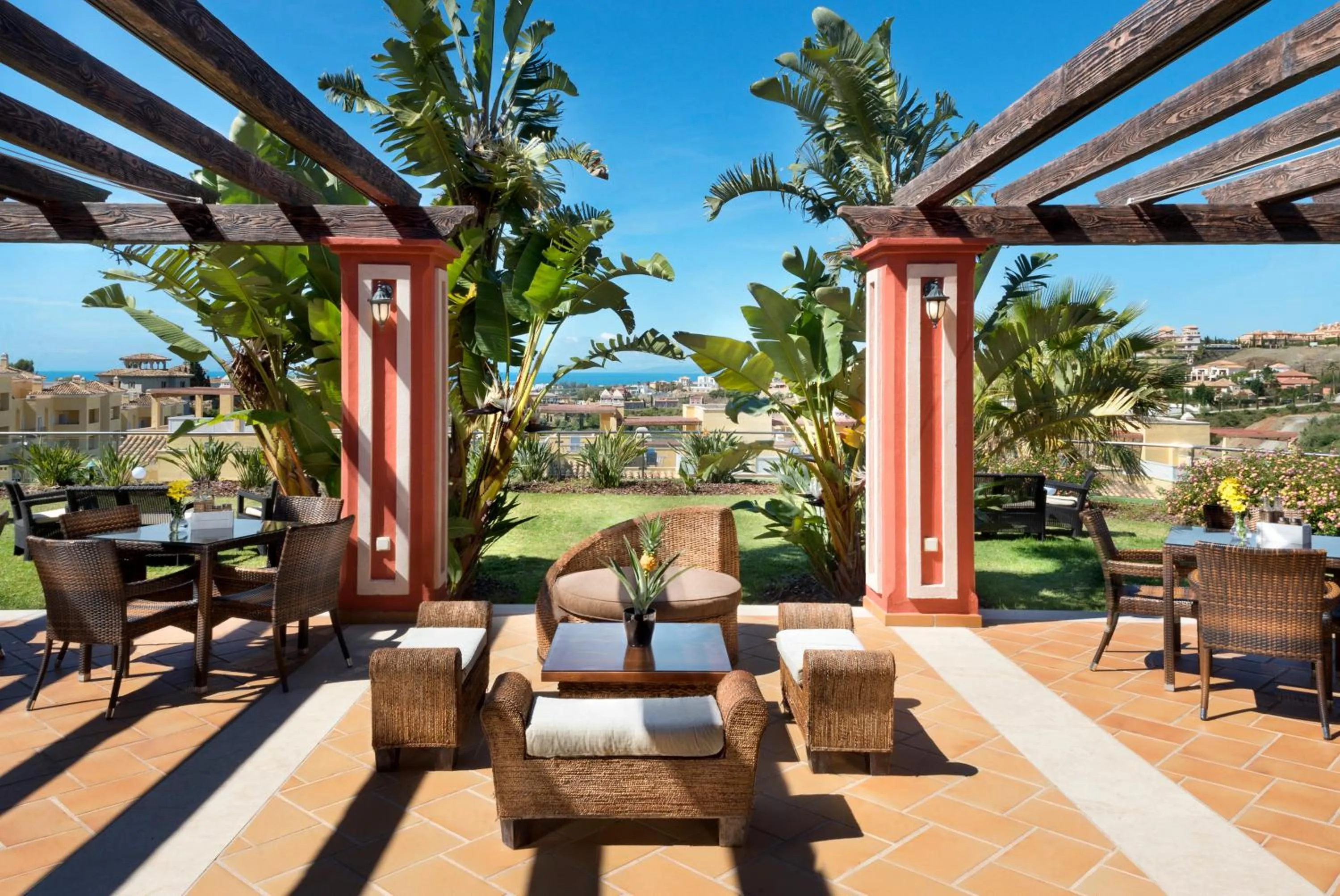 Restaurant/places to eat in Colina del Paraiso