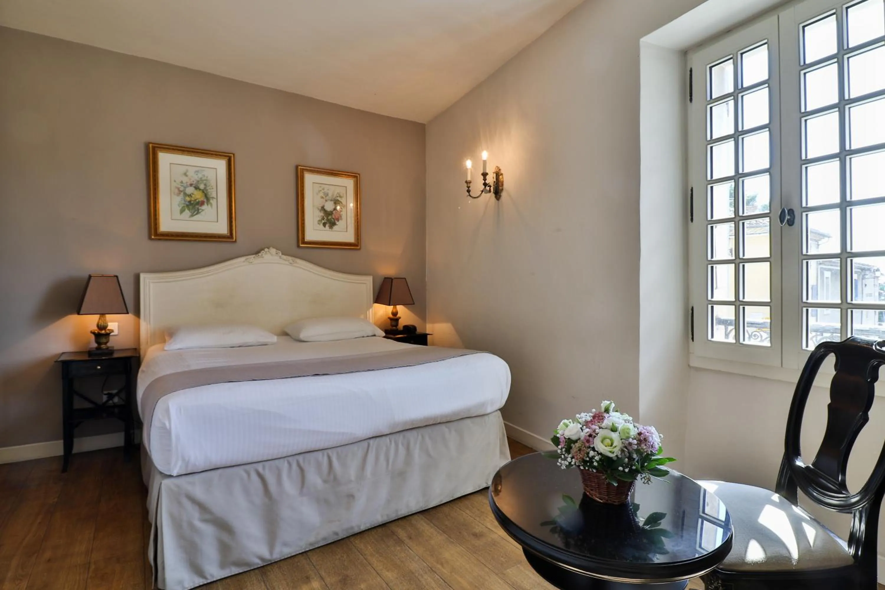 Bedroom, Bed in Hotel Du Midi