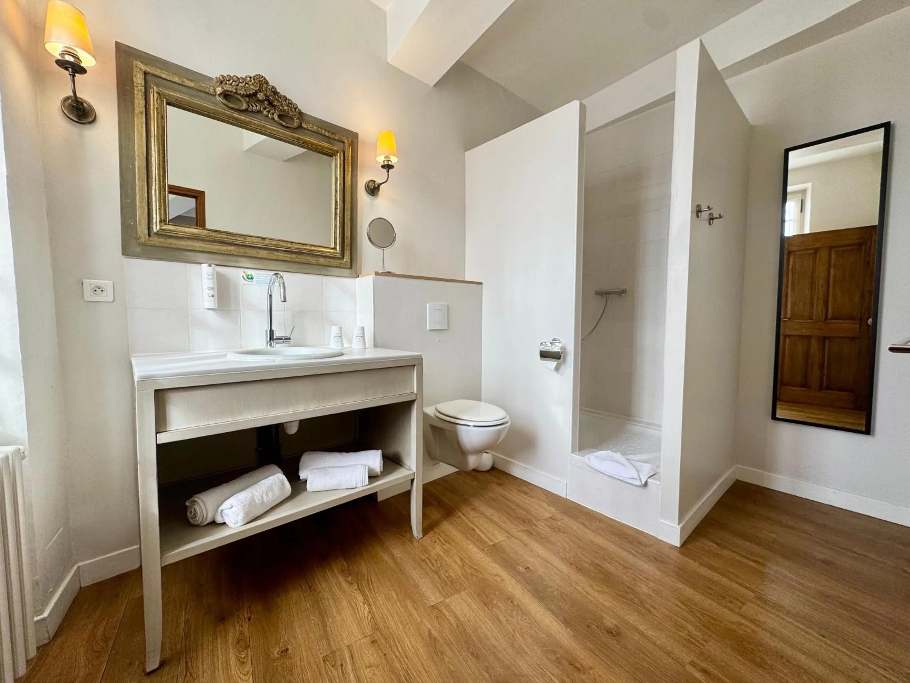 Shower in Hotel Du Midi