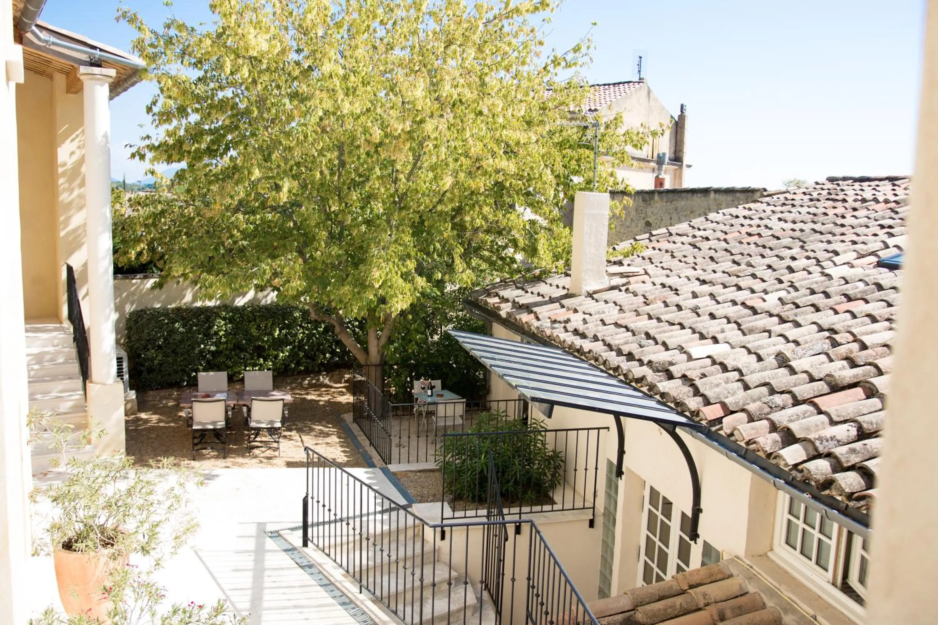 Property building in Hotel Du Midi