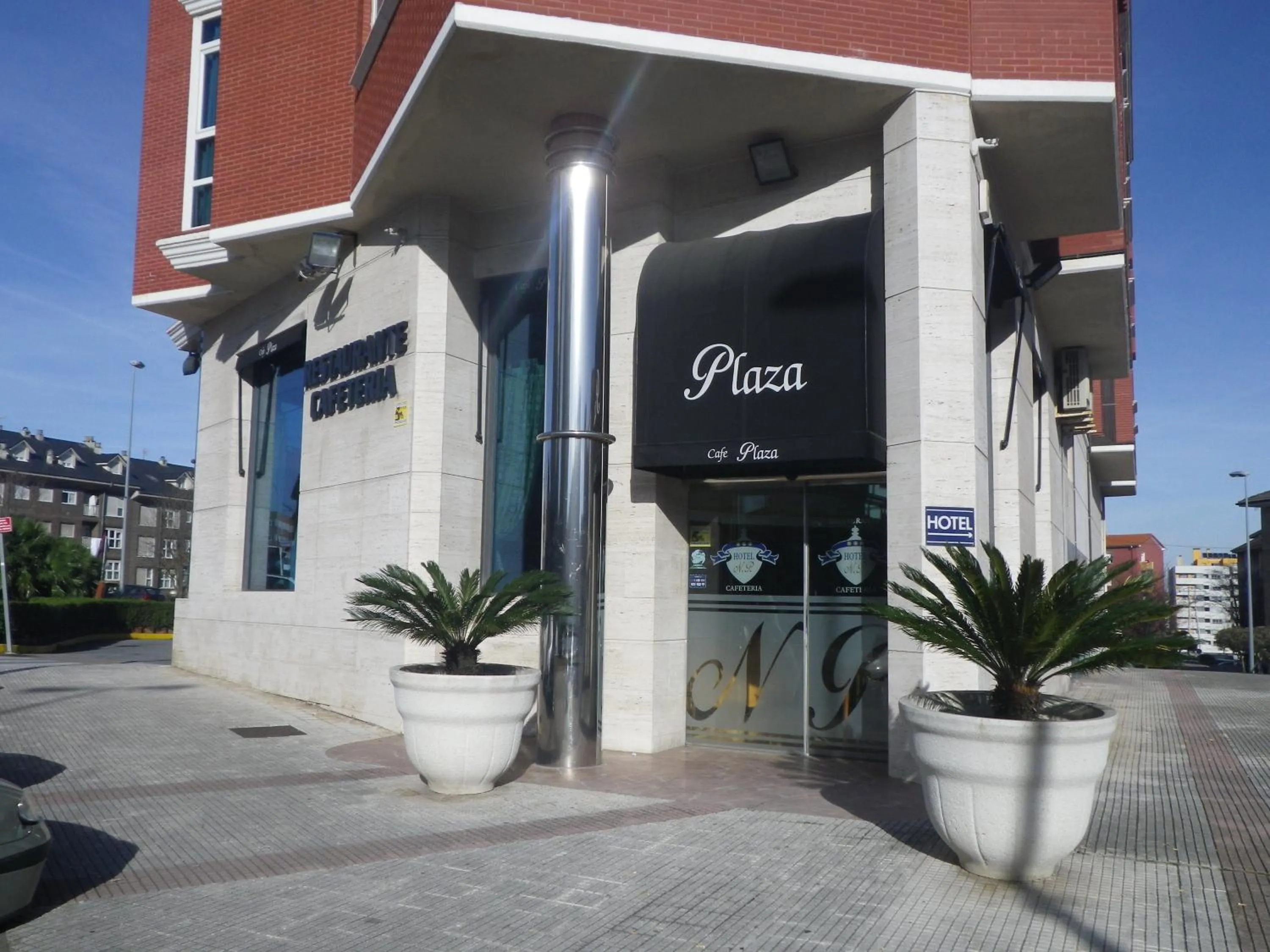 Facade/entrance in Hotel Nueva Plaza