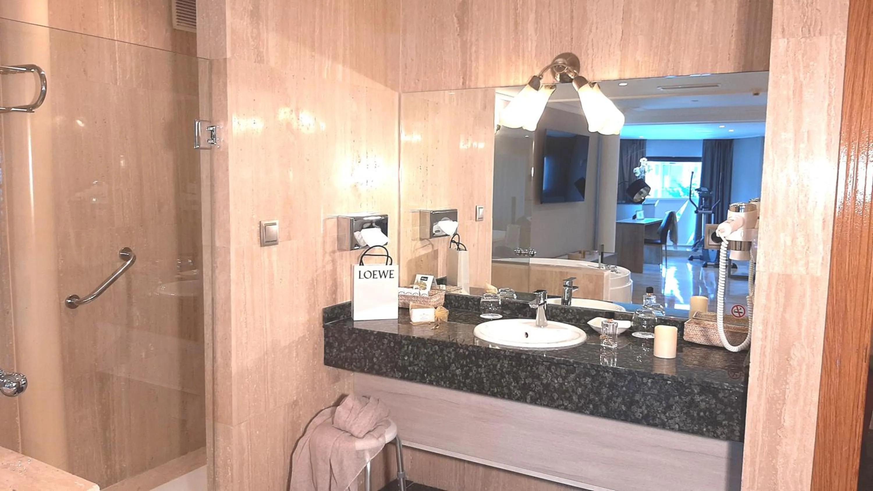 Bathroom in Hotel Nueva Plaza