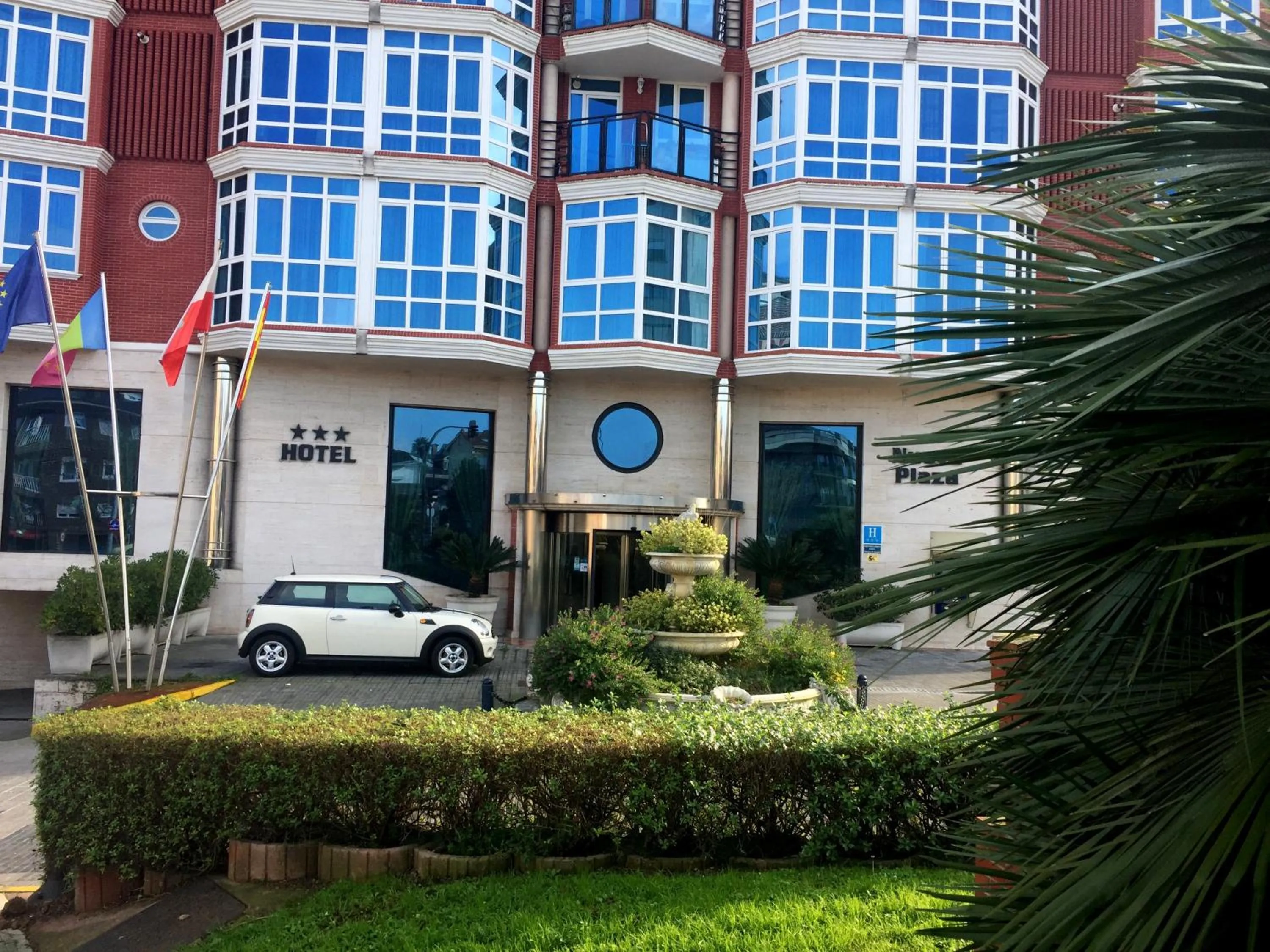 Facade/entrance in Hotel Nueva Plaza