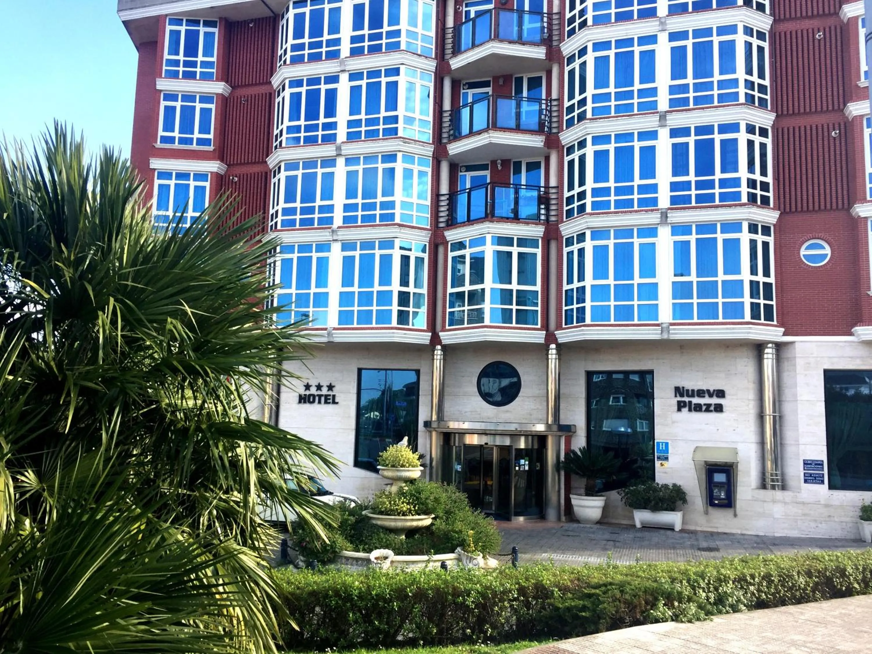 Facade/entrance in Hotel Nueva Plaza