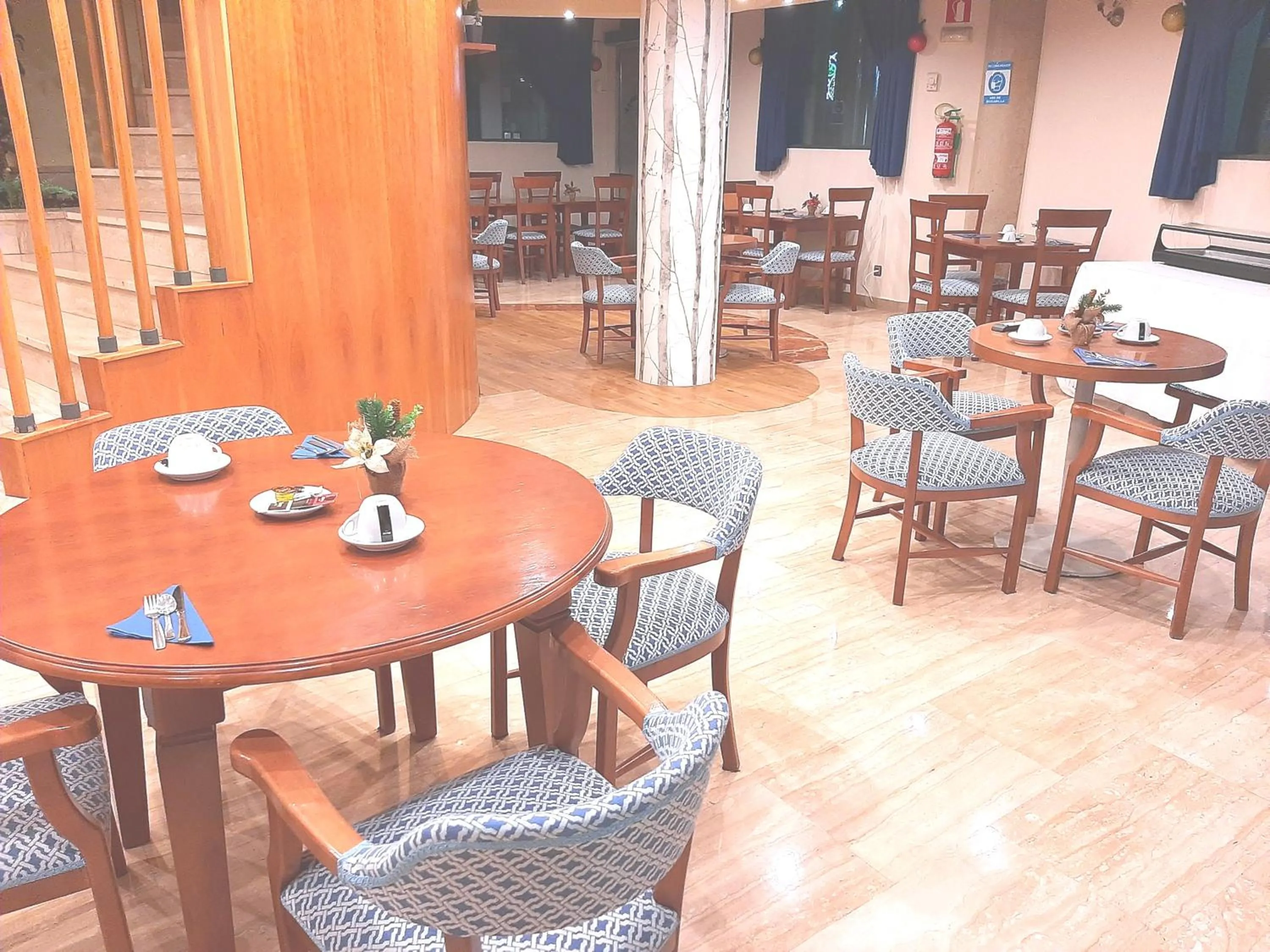 Restaurant/places to eat in Hotel Nueva Plaza