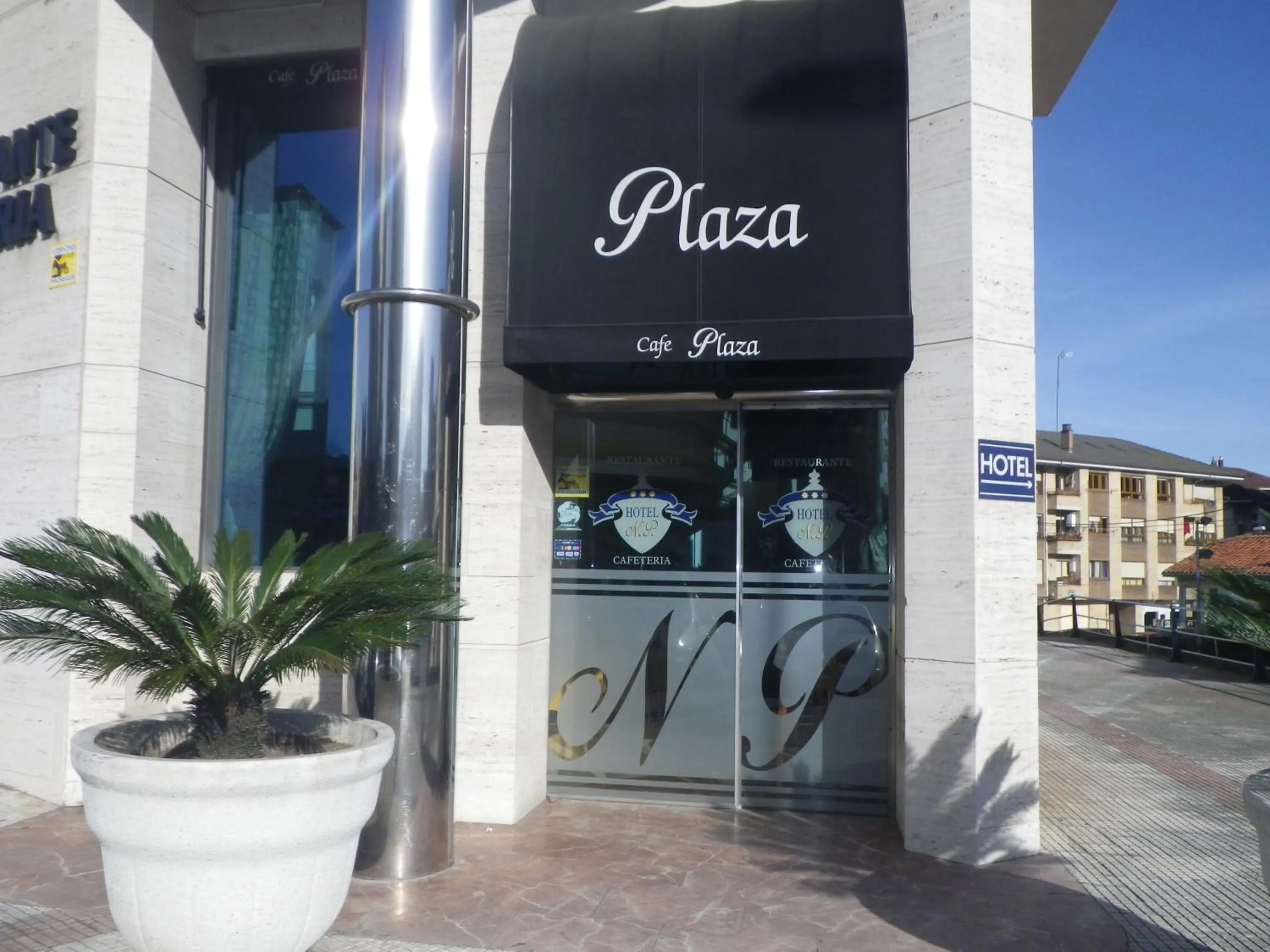 Facade/entrance in Hotel Nueva Plaza