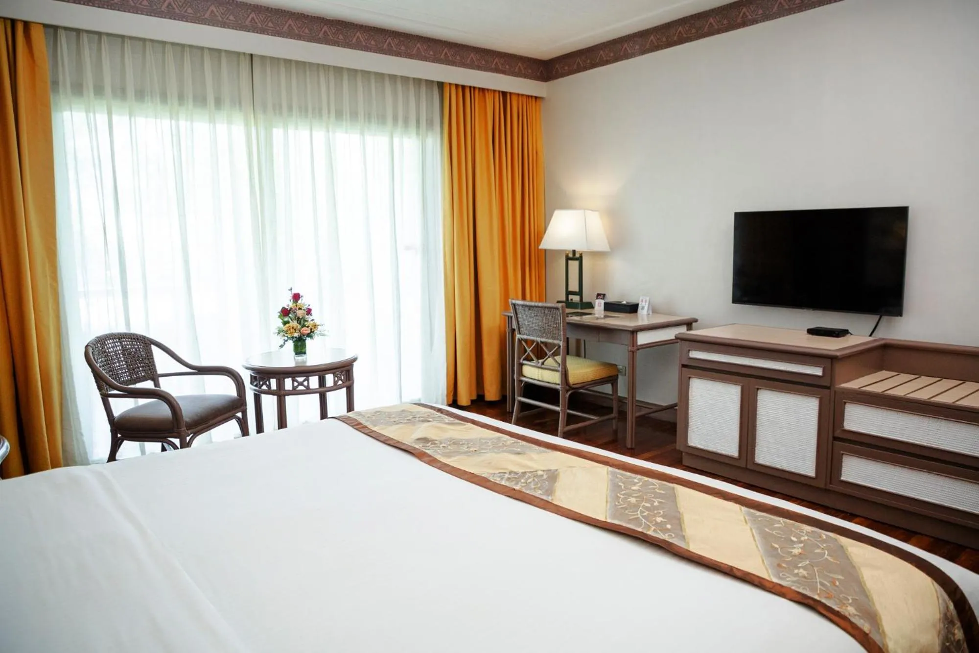 Bed in Waterfront Insular Hotel Davao