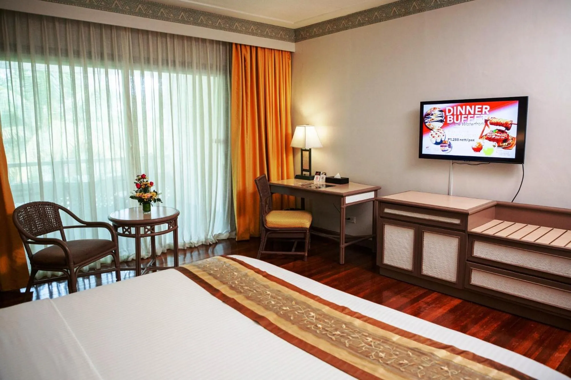 Bed in Waterfront Insular Hotel Davao