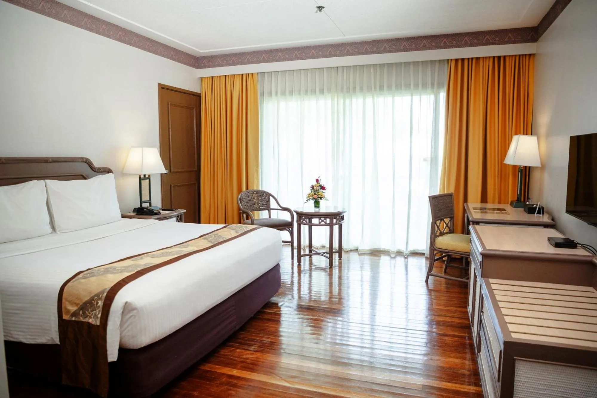 Bed in Waterfront Insular Hotel Davao