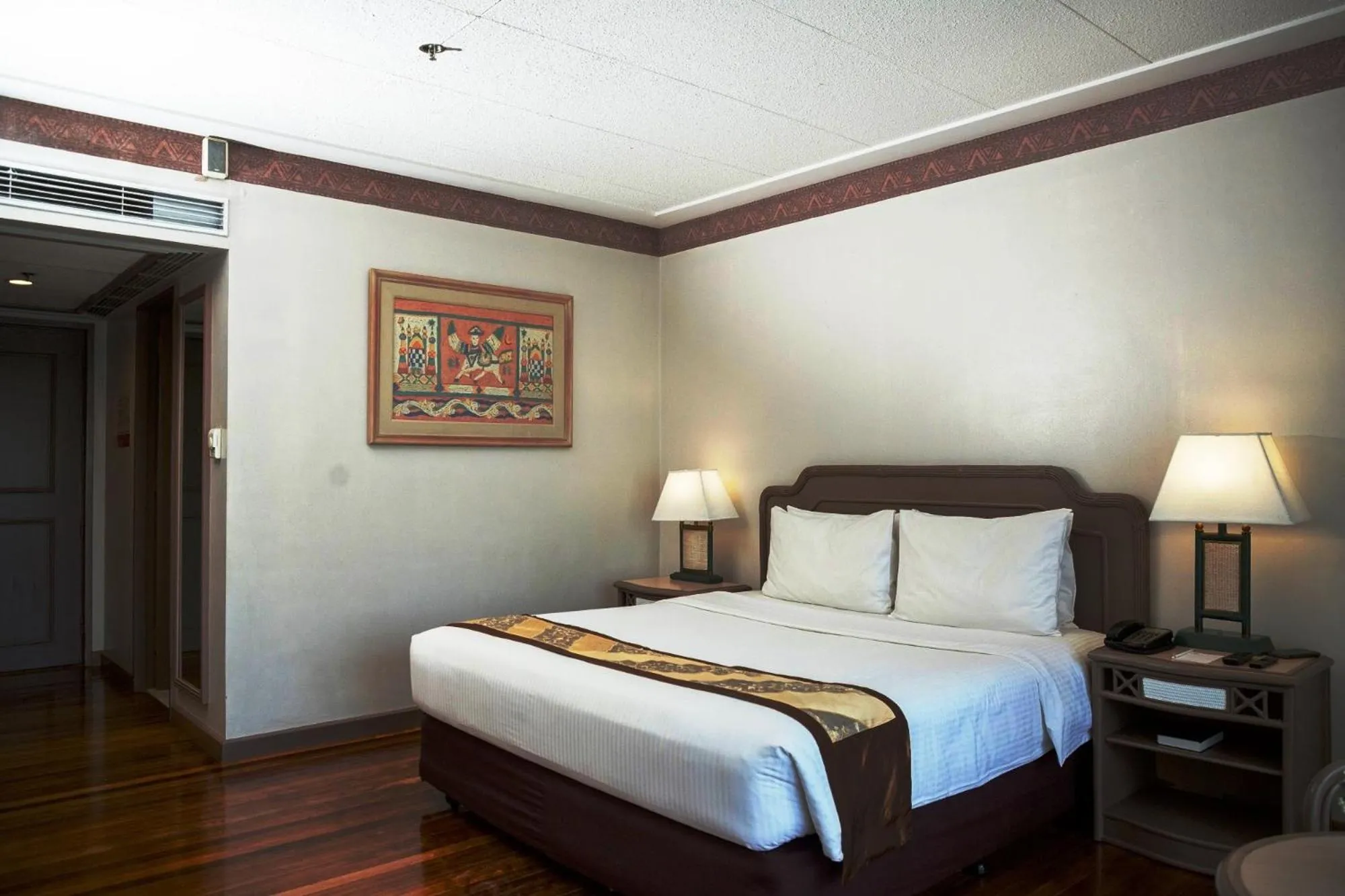 Bed in Waterfront Insular Hotel Davao