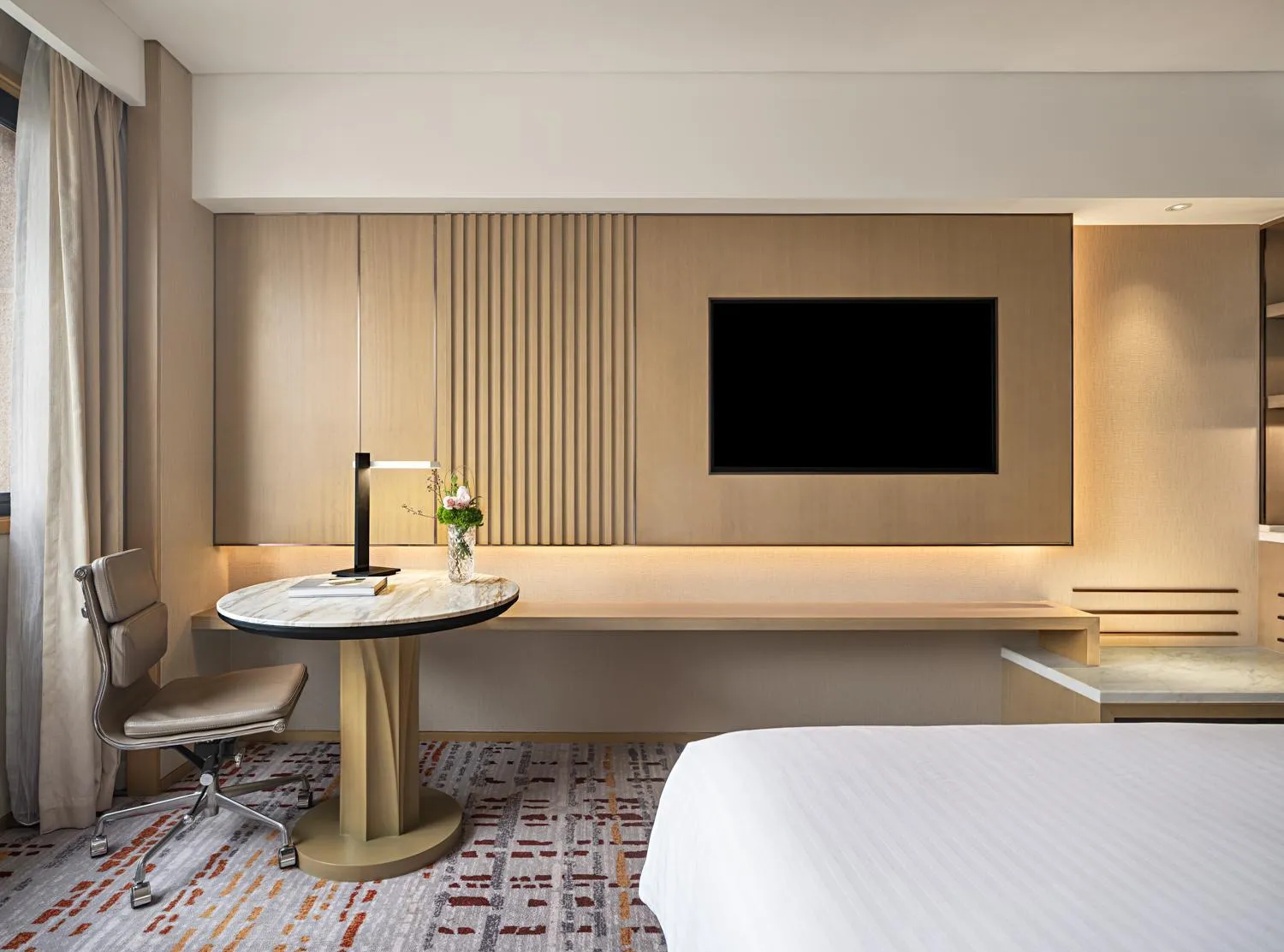 Bedroom, Bed in Renaissance Shanghai Hongqiao