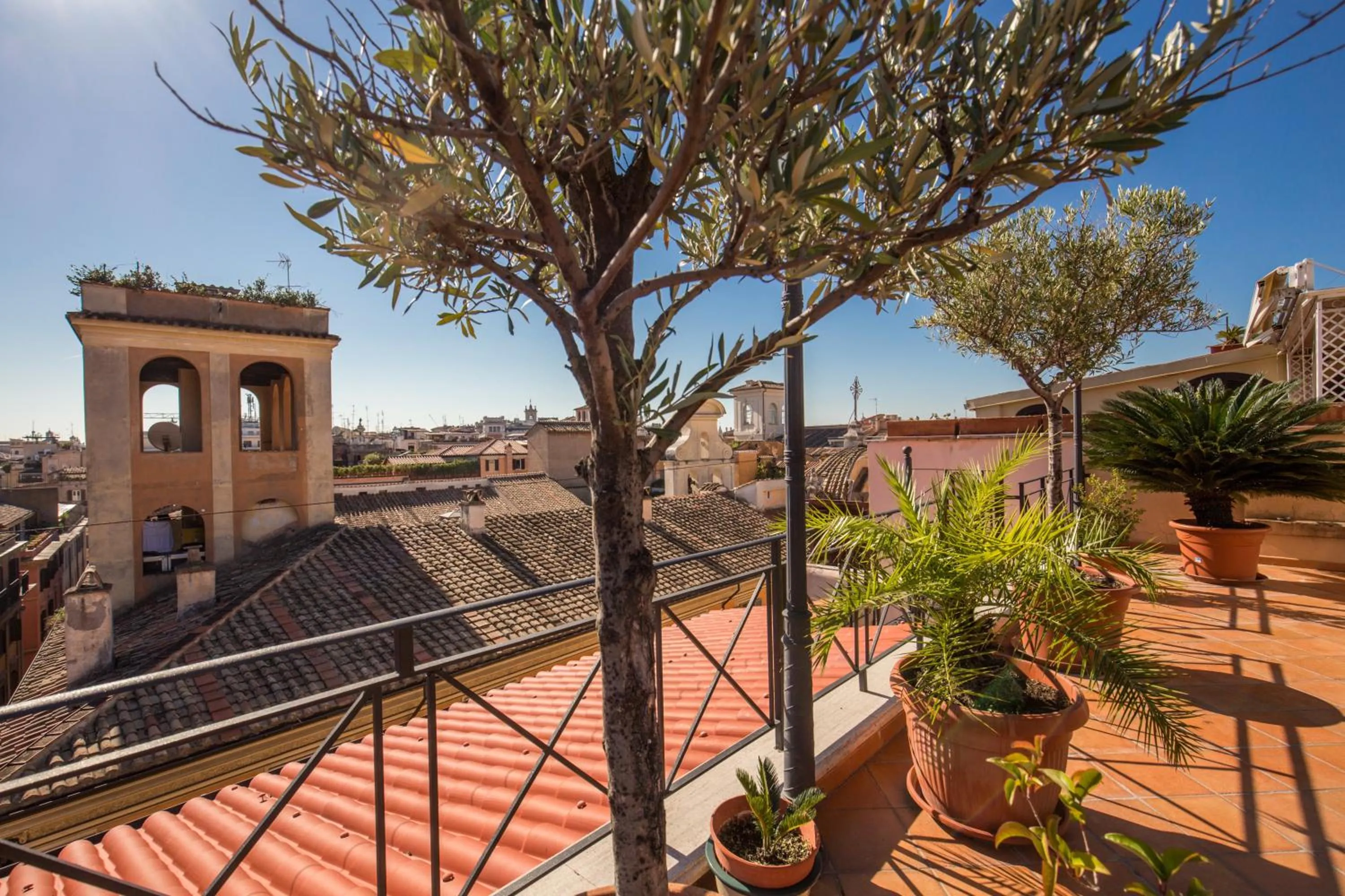 Day in Hotel La Lumiere Di Piazza Di Spagna