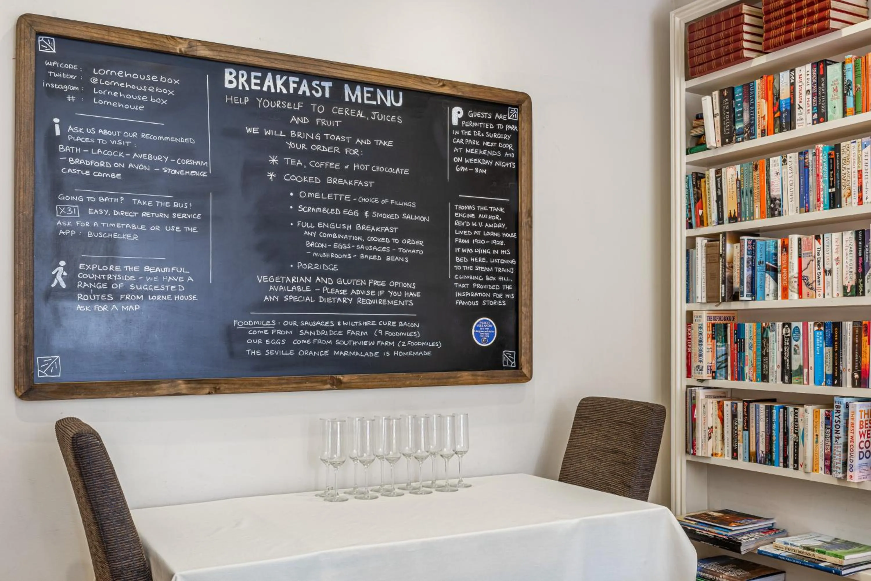 Library in Lorne House Bed & Breakfast