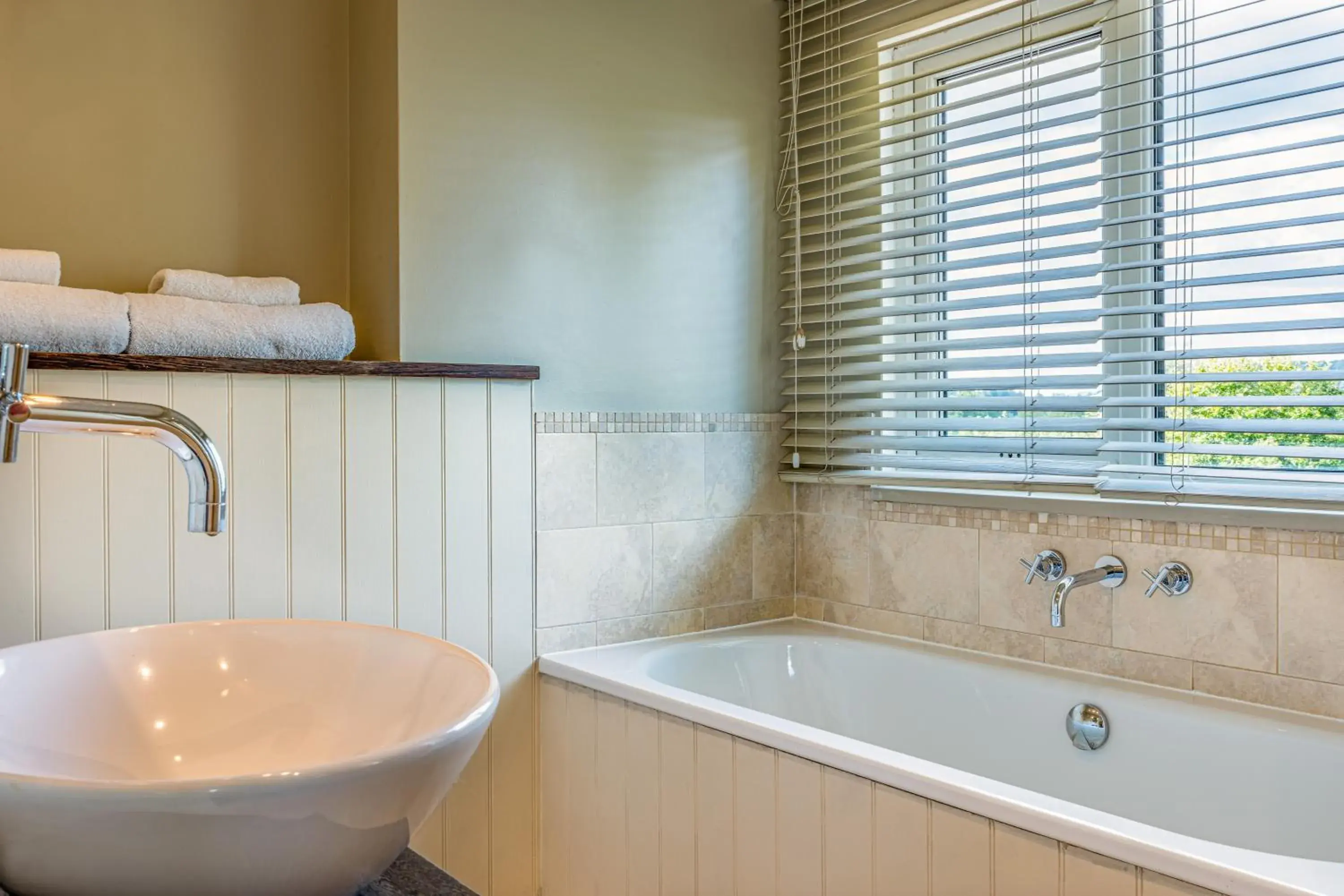 Superior Triple Room in Lorne House Bed & Breakfast Superior Triple Room in Lorne House Bed & Breakfast