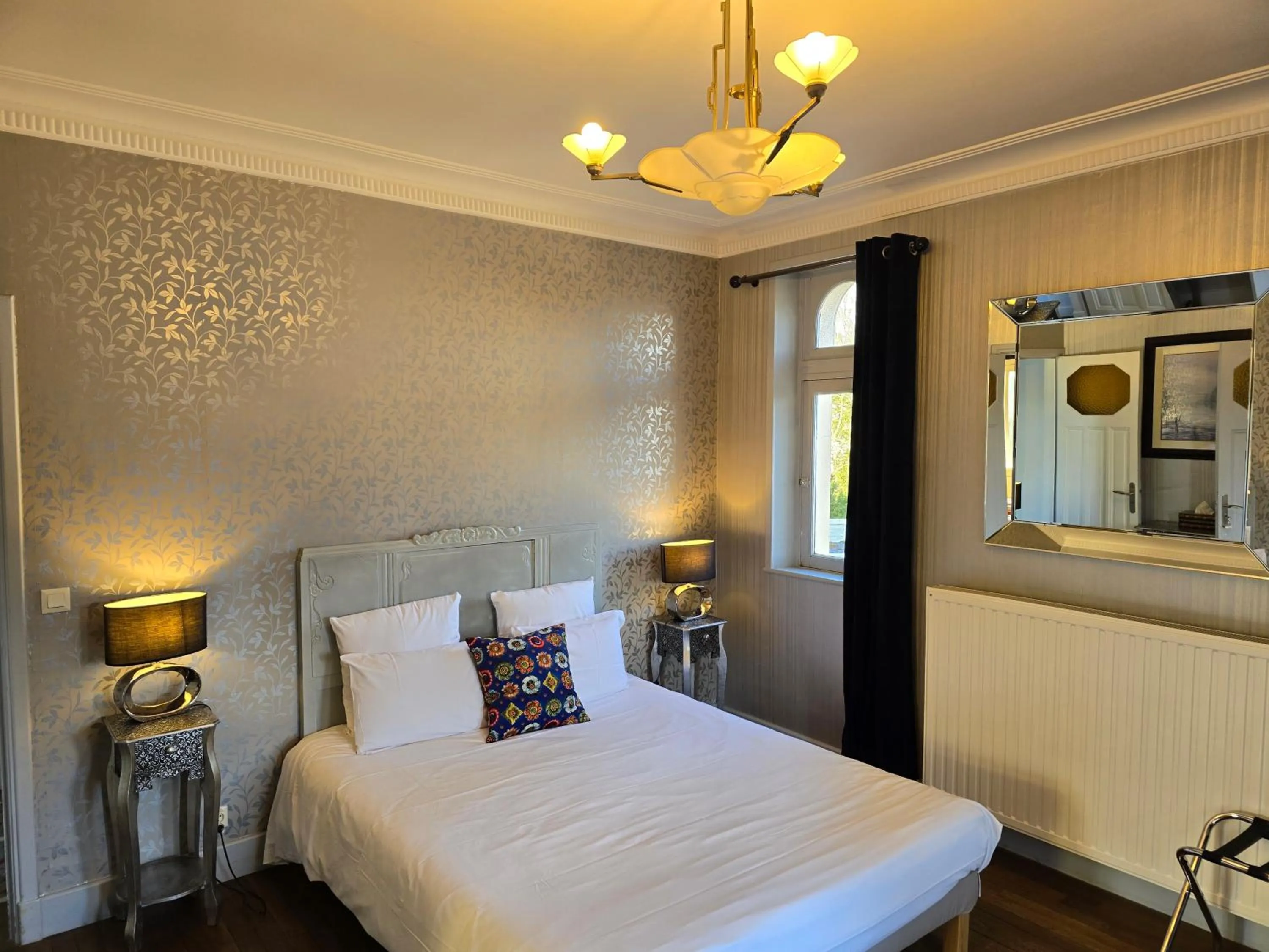 Bedroom, Bed in Le Castel Guesthouse