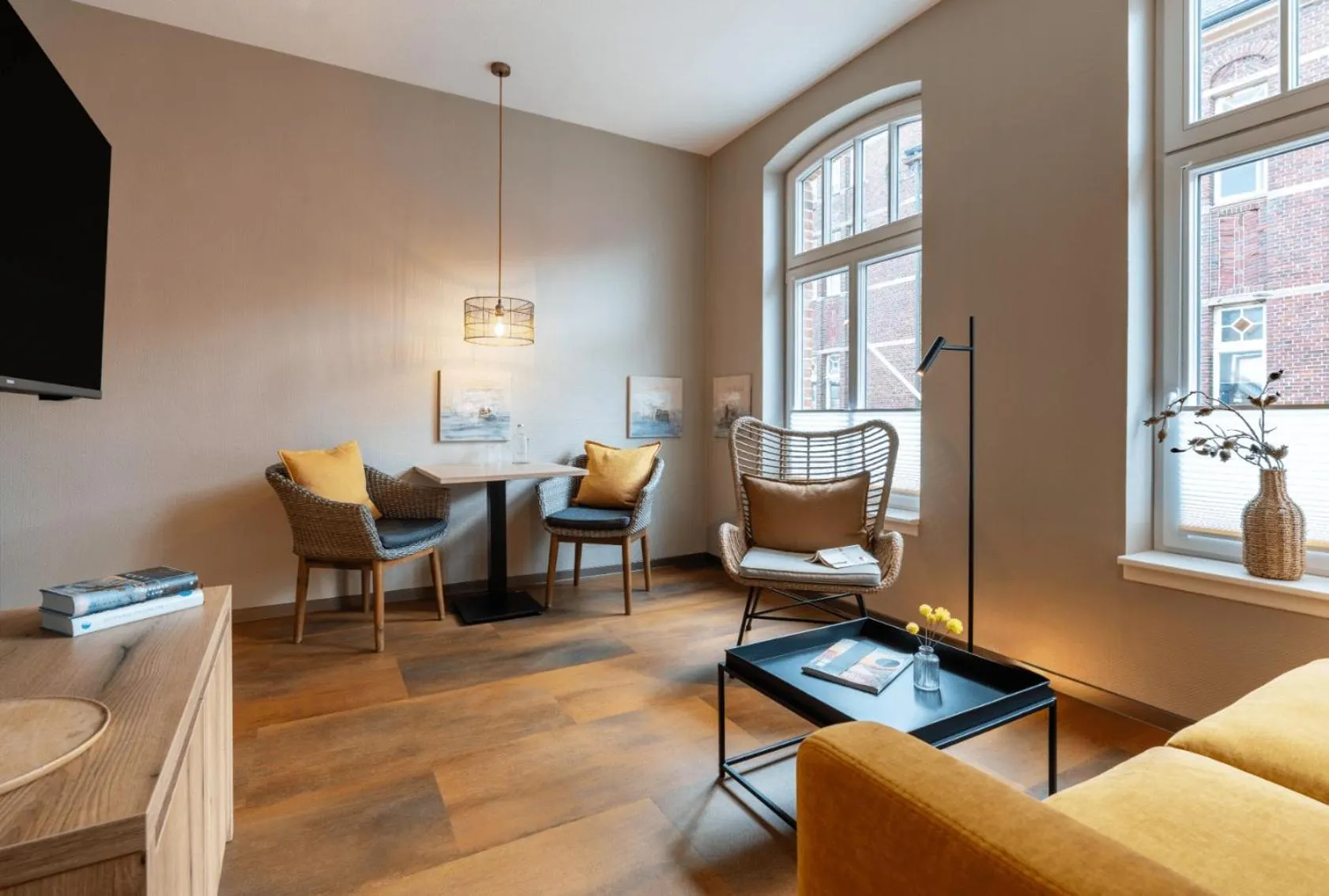 TV and multimedia in Arthotel Bakker